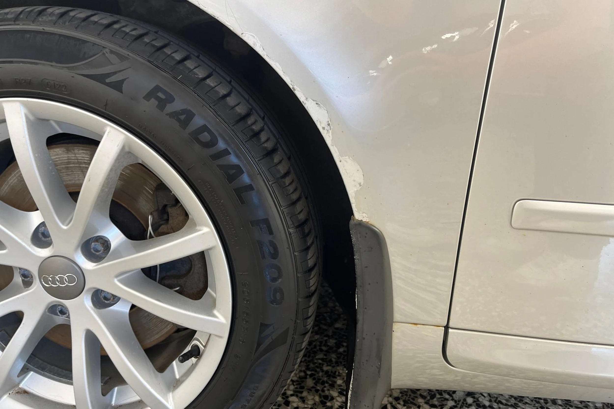 Hopea Audi A4 2007 kuva 32.