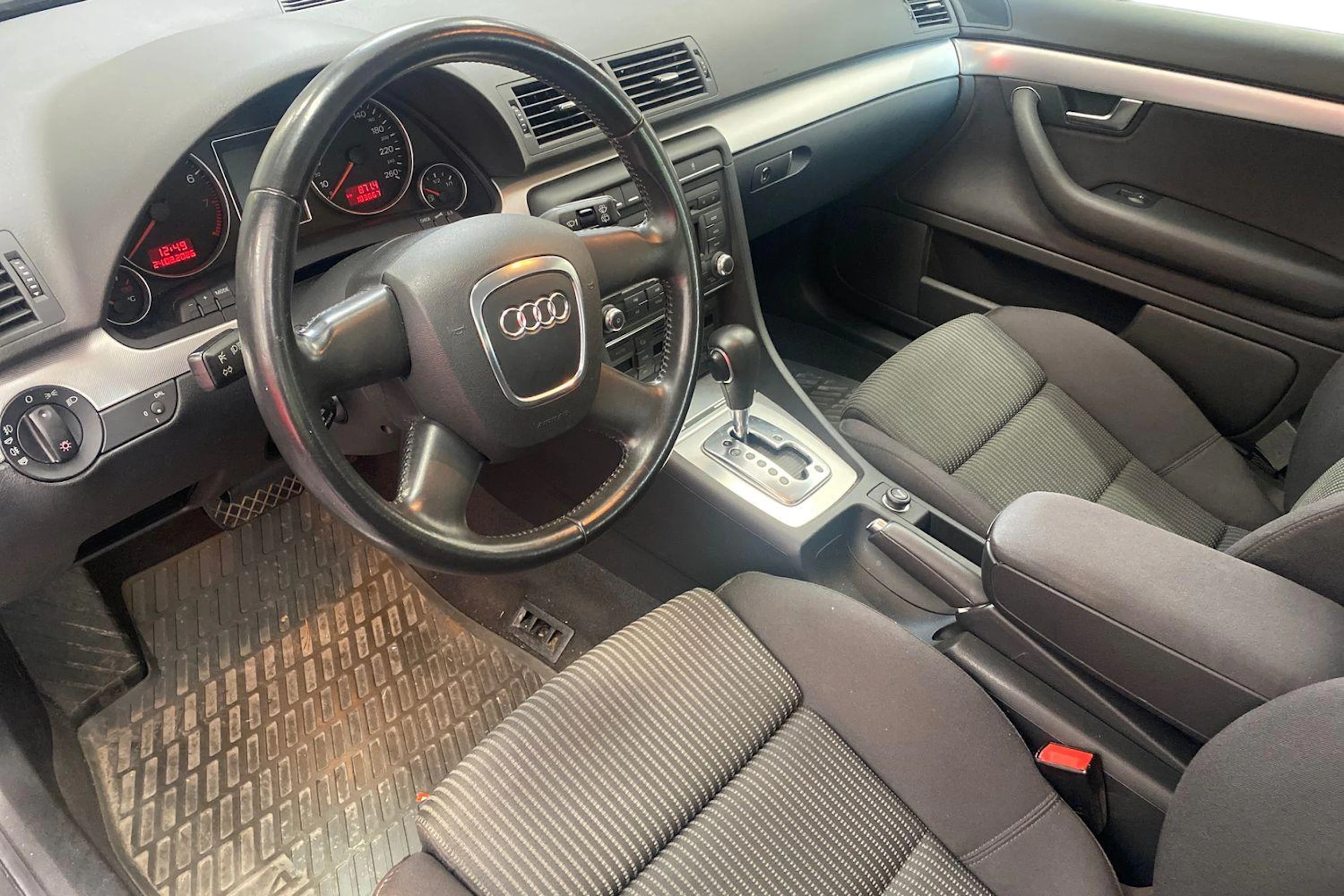 Musta Audi A4 2007 kuva 3.