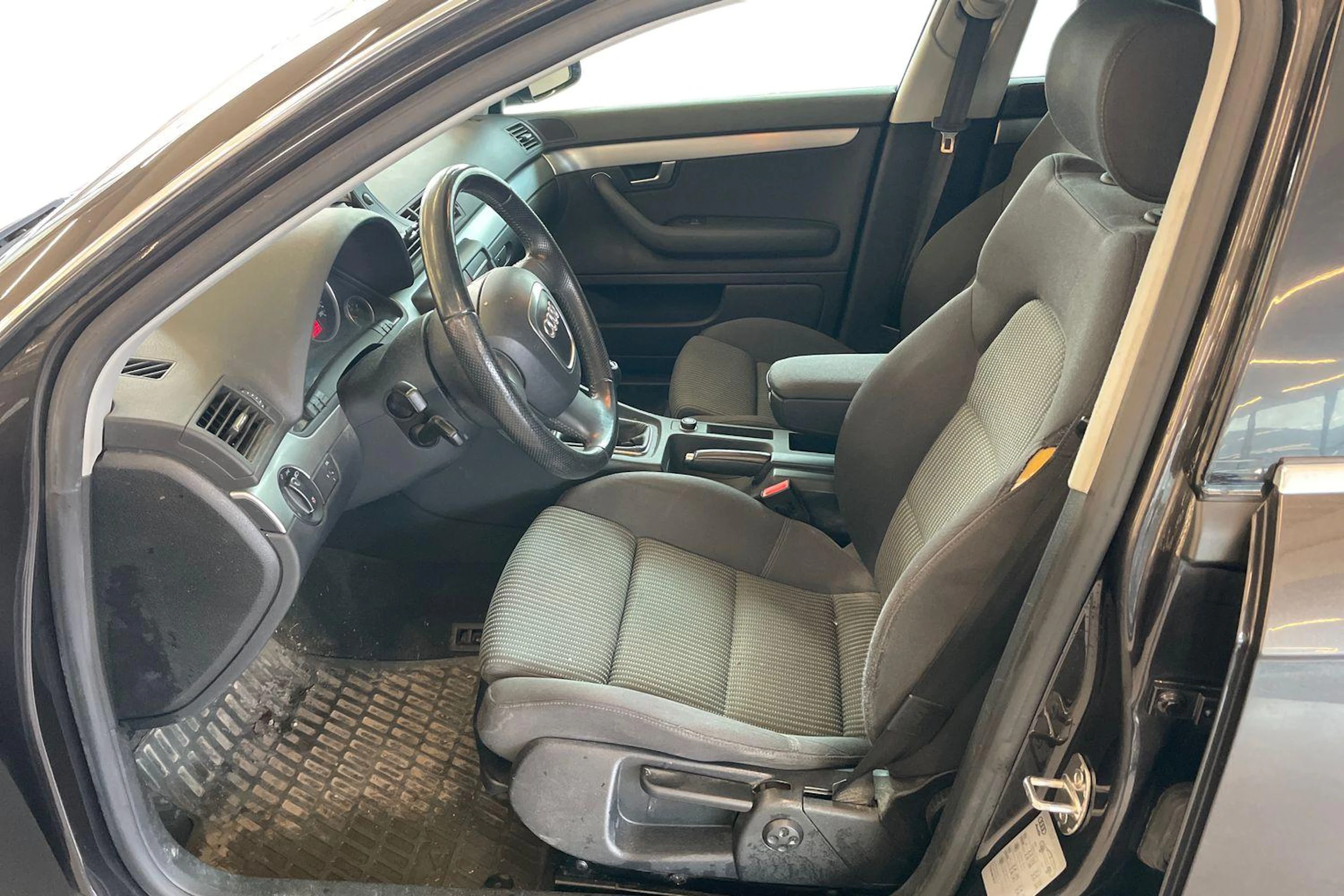 Harmaa Audi A4 2007 kuva 6.