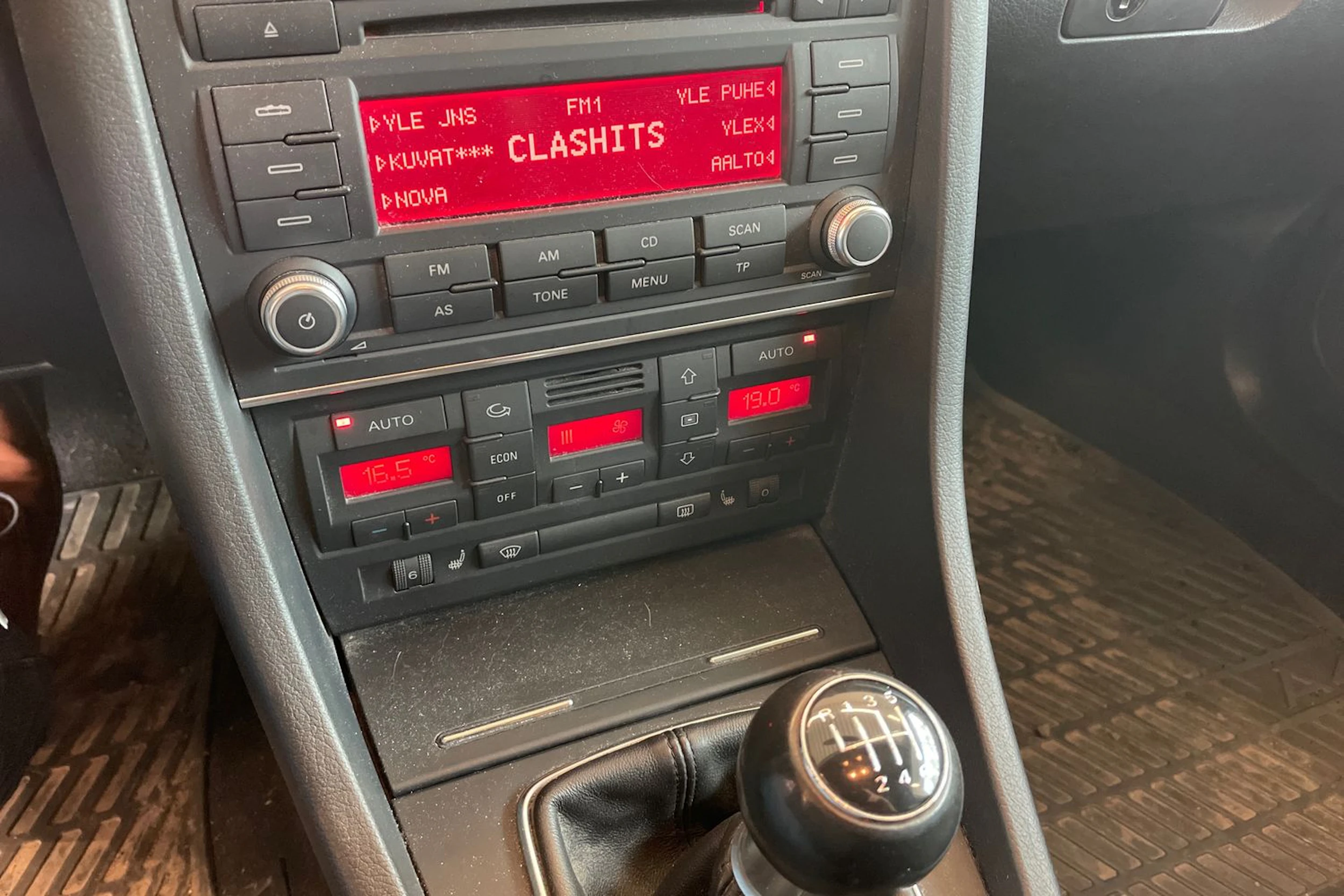 Harmaa Audi A4 2007 kuva 14.