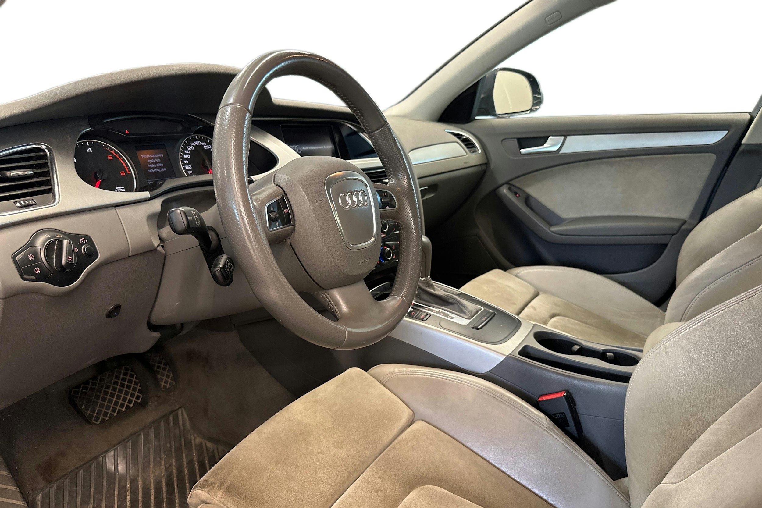 Harmaa Audi A4 2008 kuva 6.