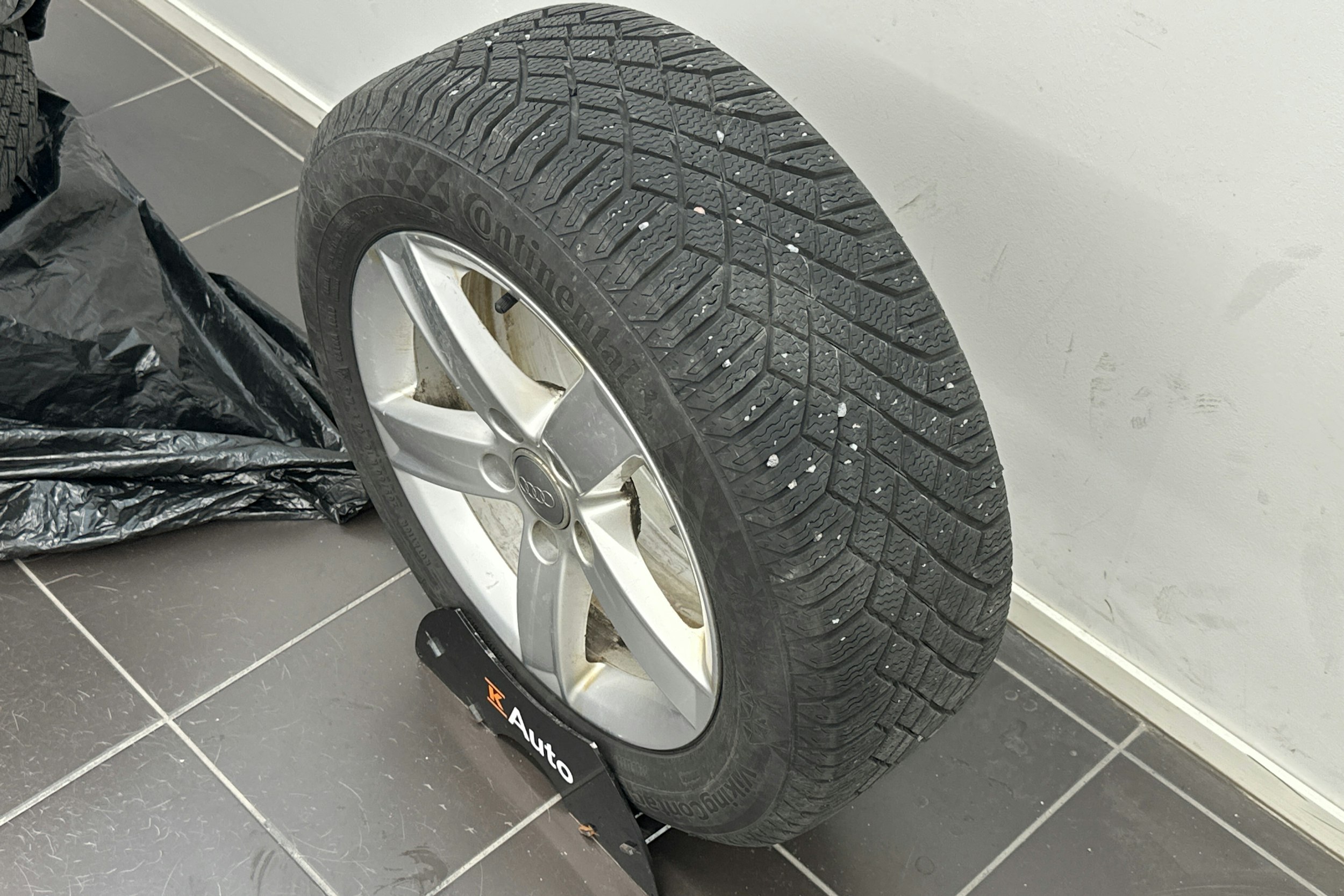 Harmaa Audi A4 2008 kuva 23.