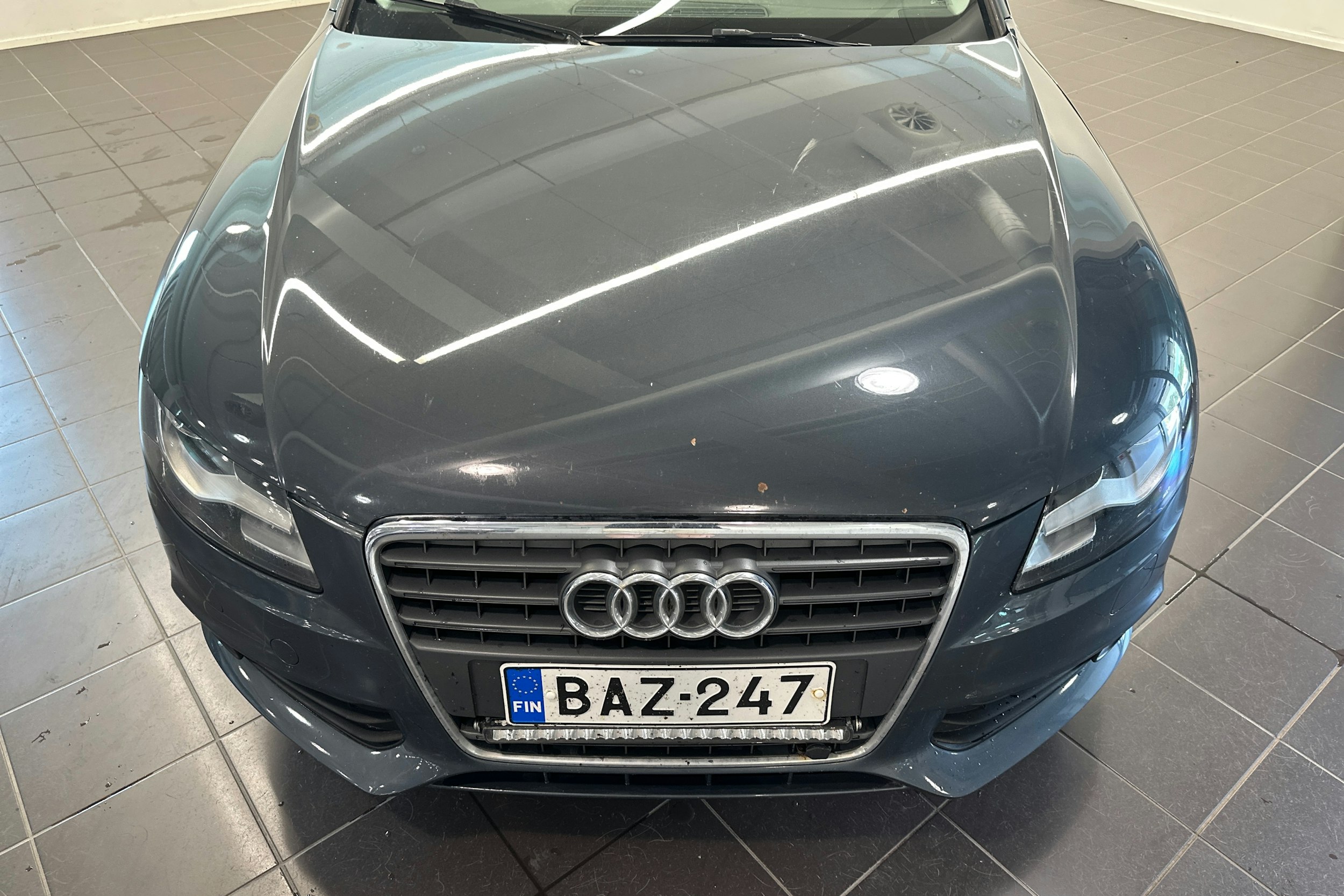 Harmaa Audi A4 2008 kuva 26.