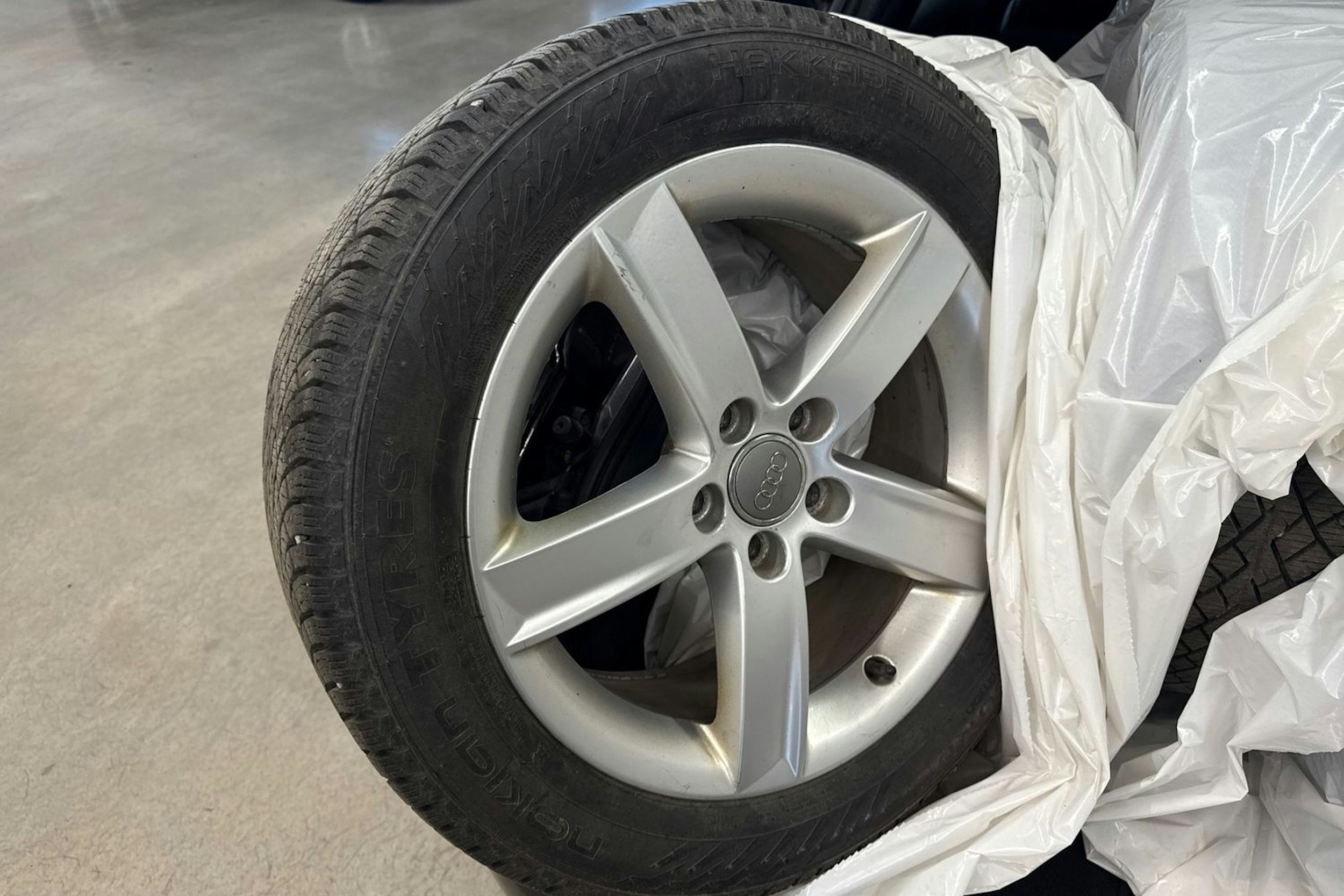 harmaa Audi A4 2008 kuva 25.