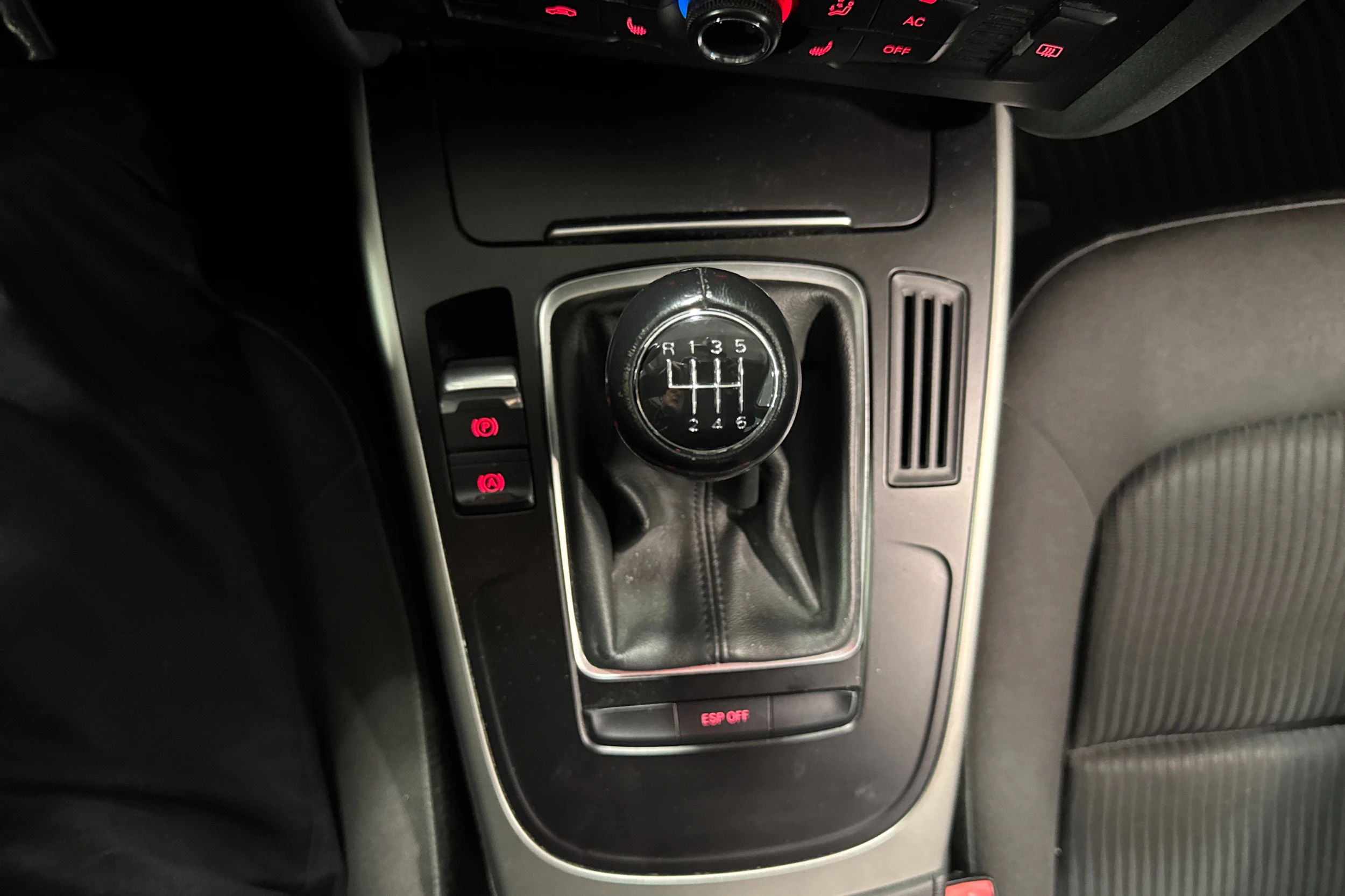 Musta Audi A4 2008 kuva 14.