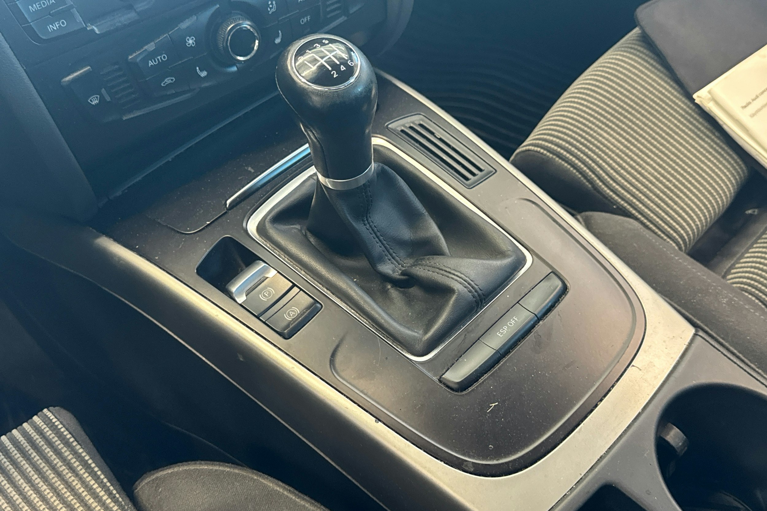 Harmaa Audi A4 2008 kuva 15.