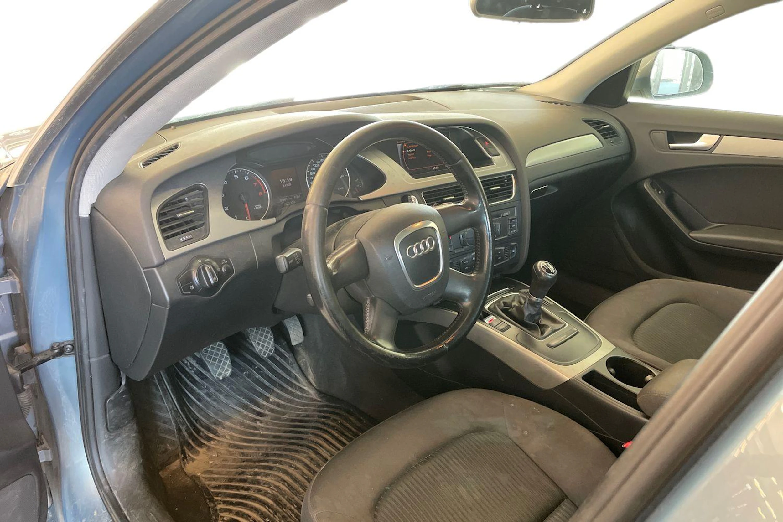 Sininen Audi A4 2008 kuva 6.