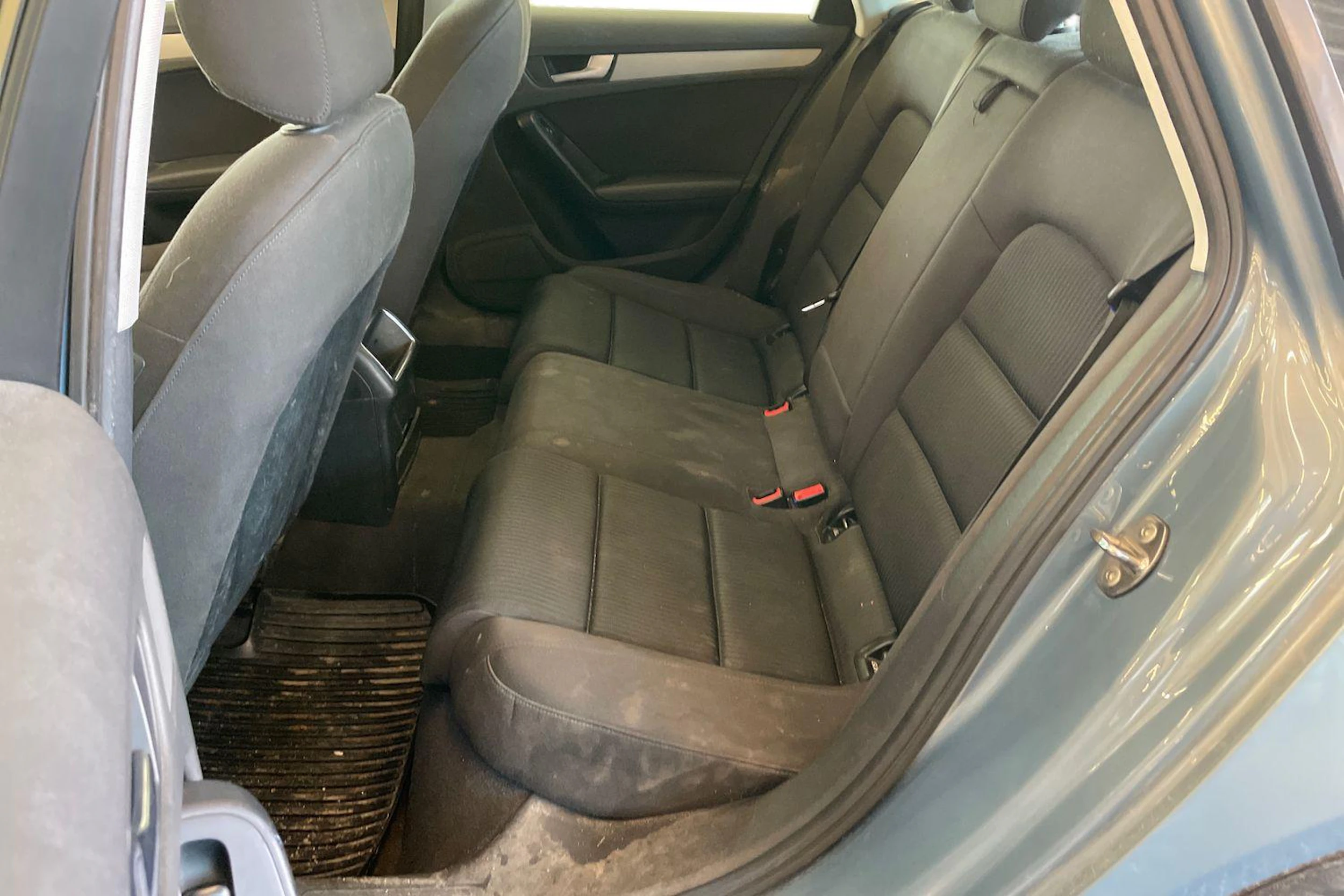 Sininen Audi A4 2008 kuva 8.