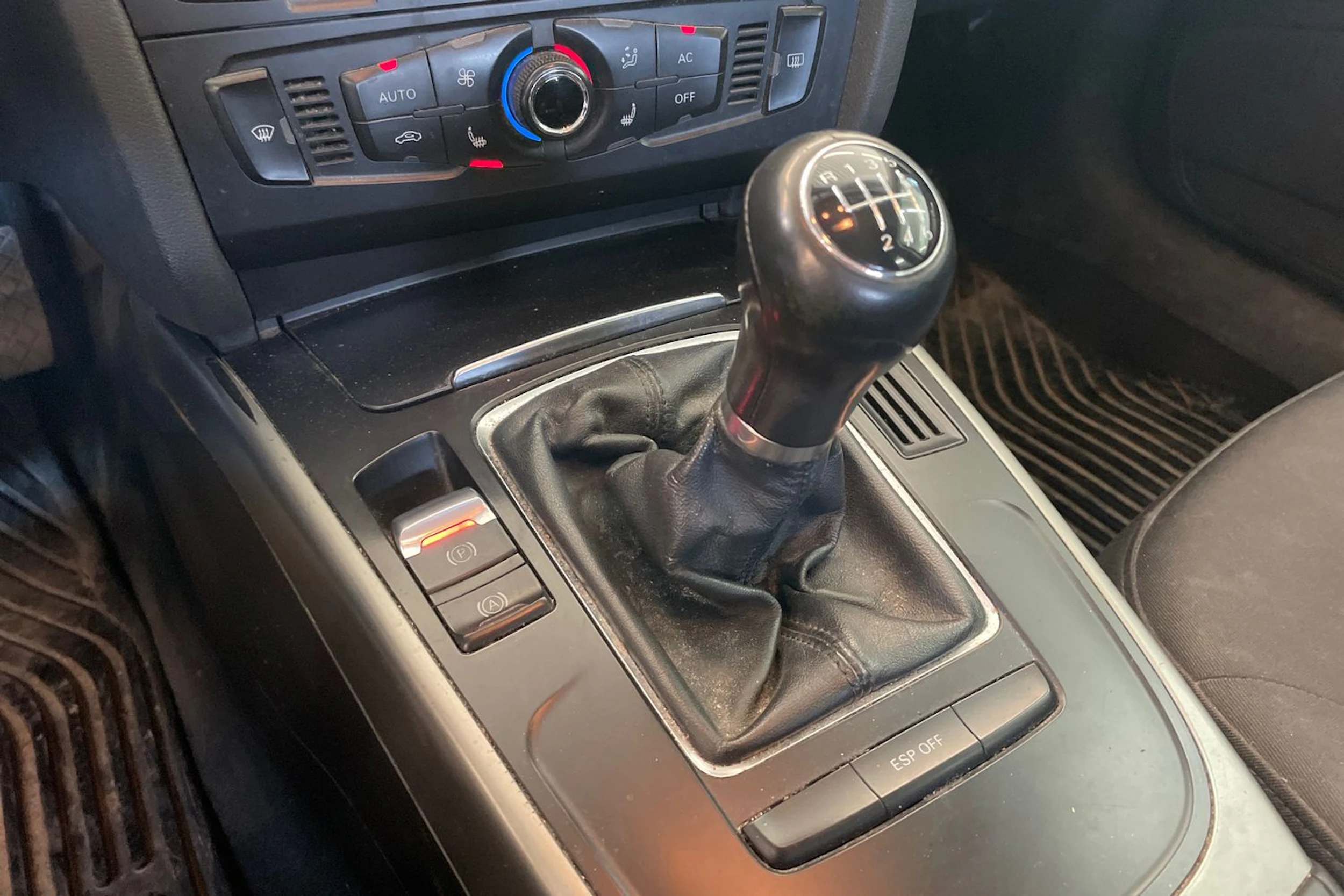 Sininen Audi A4 2008 kuva 14.