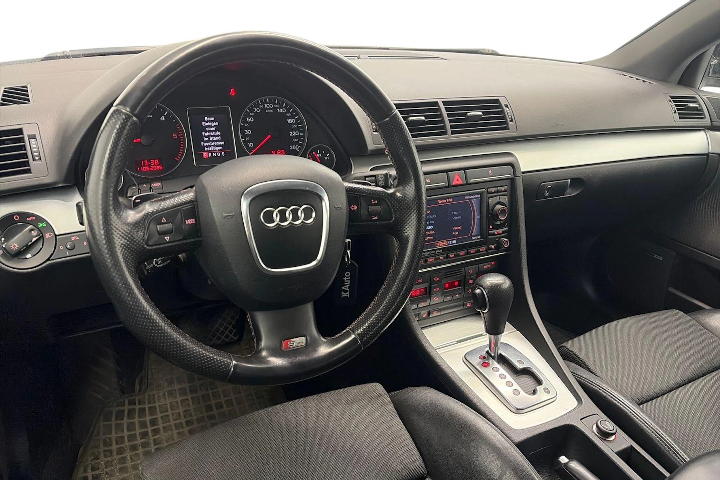 Musta Audi A4 2008 kuva 6.