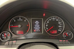 Musta Audi A4 2008 kuva 18.