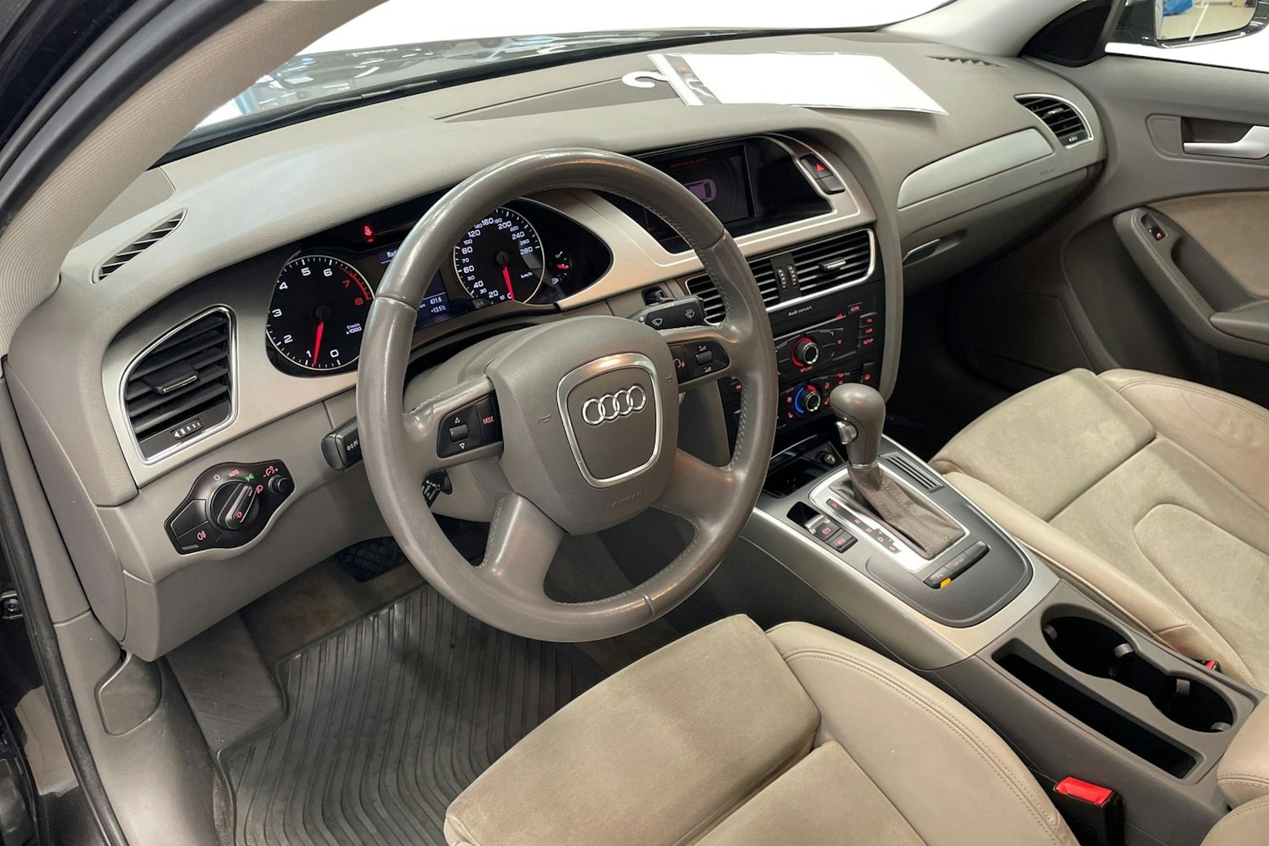 harmaa Audi A4 2008 kuva 7.