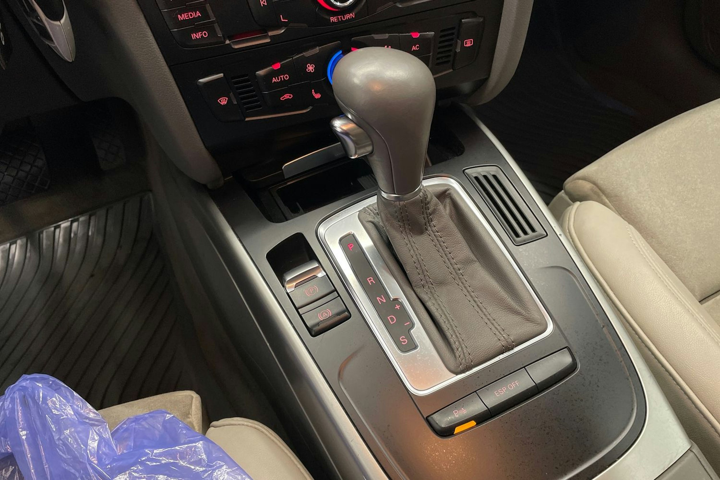 harmaa Audi A4 2008 kuva 18.