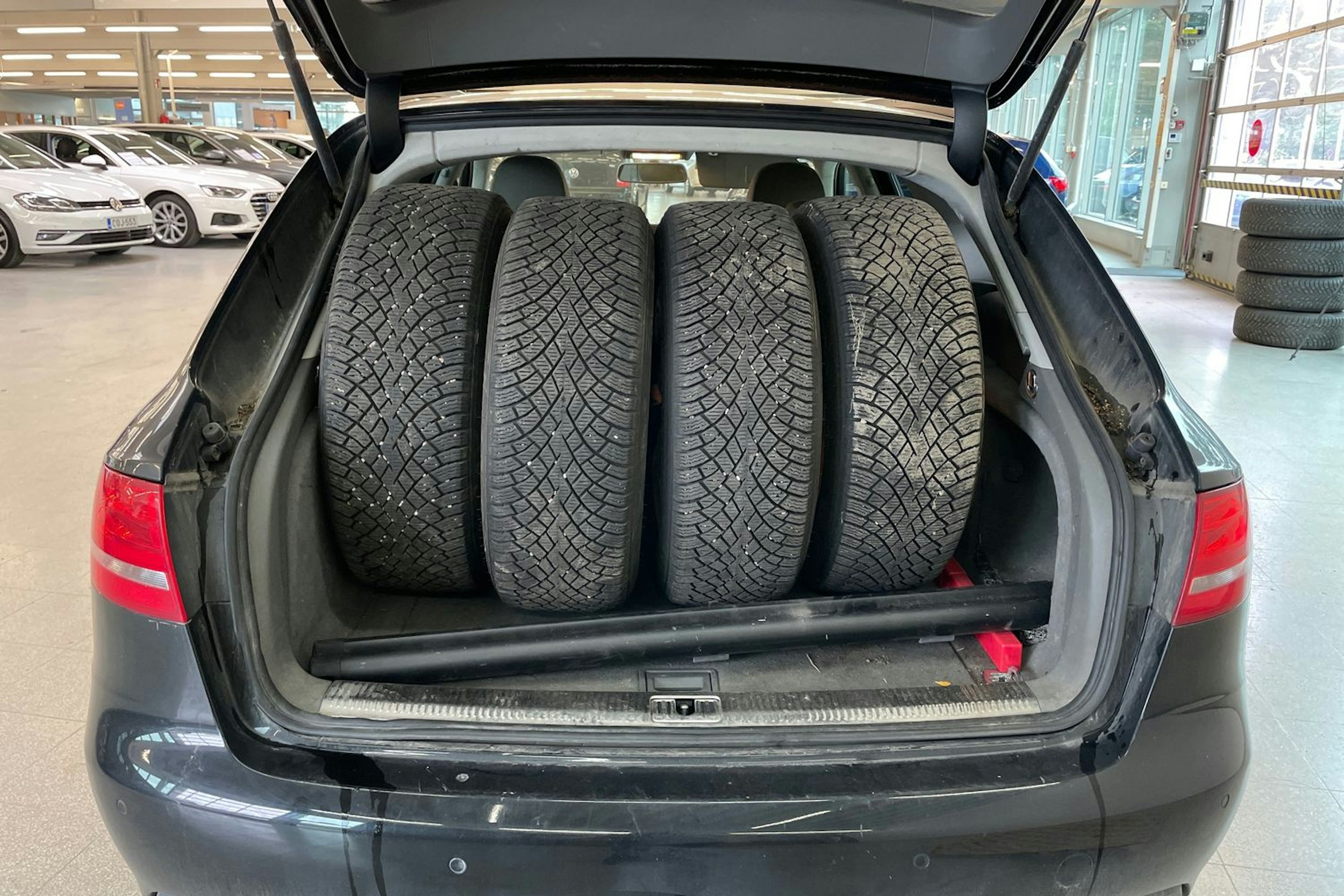 Musta Audi A4 2009 kuva 17.