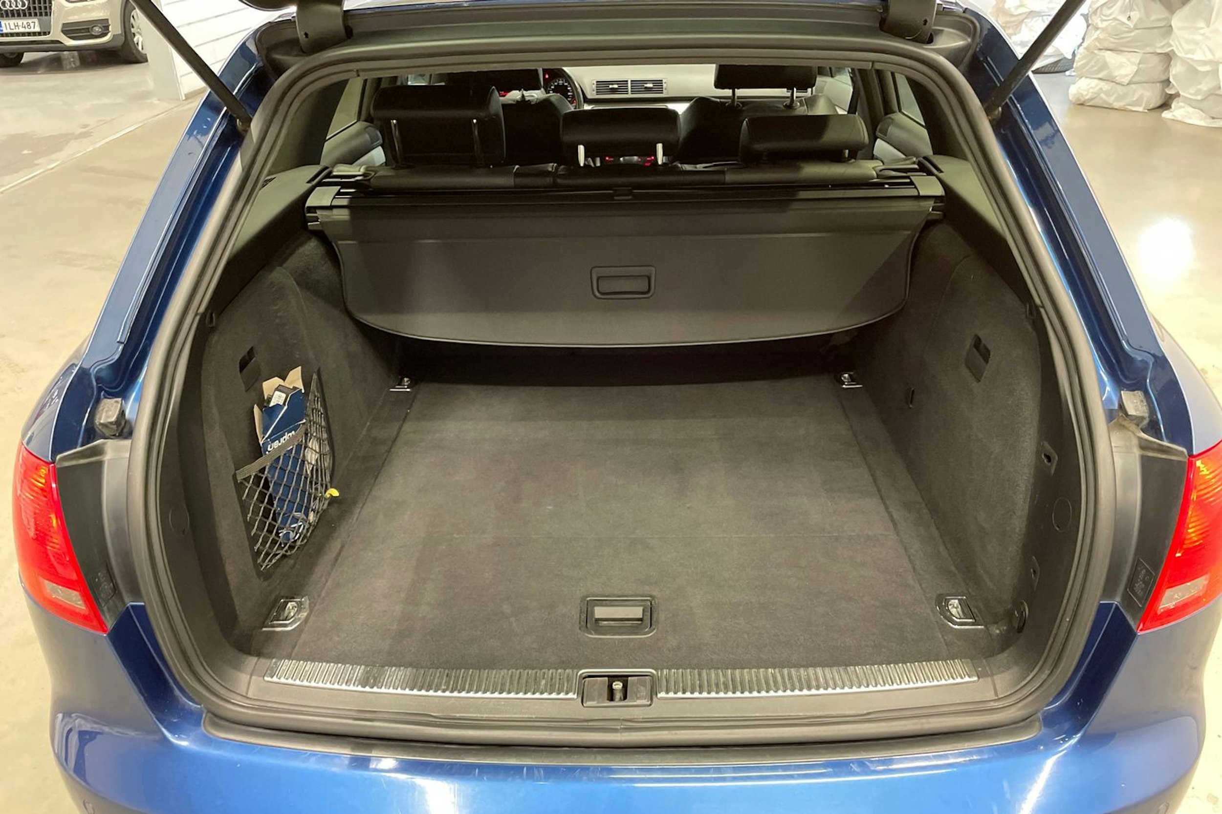 Sininen Audi A4 2008 kuva 15.