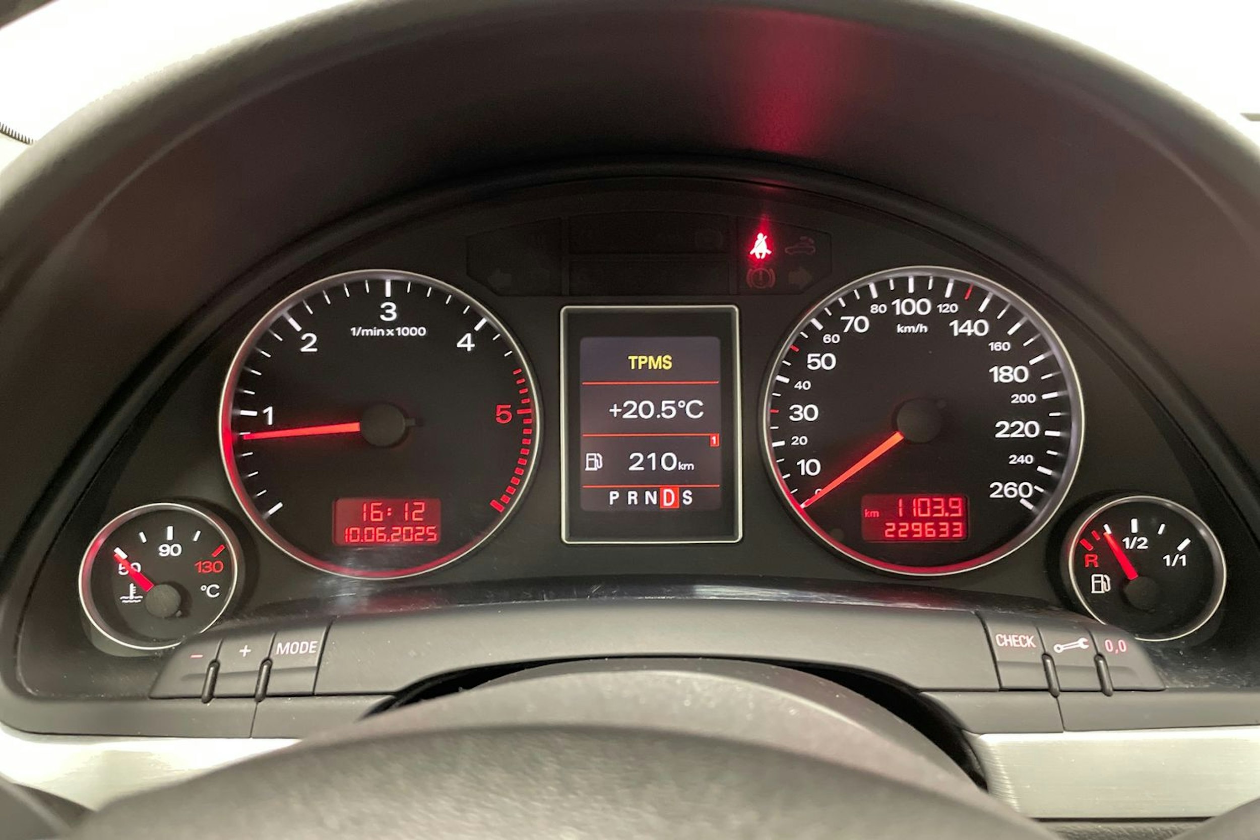 Sininen Audi A4 2008 kuva 16.