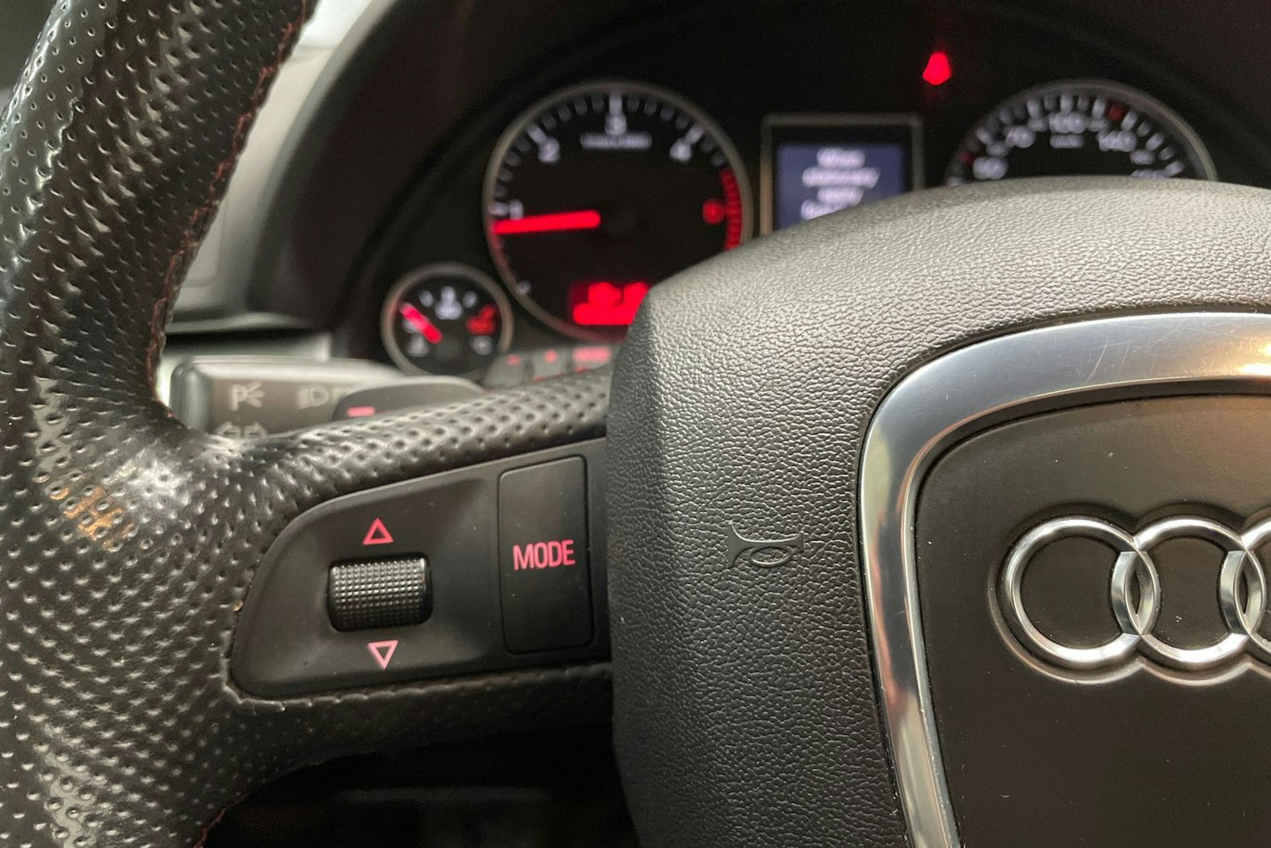 Sininen Audi A4 2008 kuva 24.
