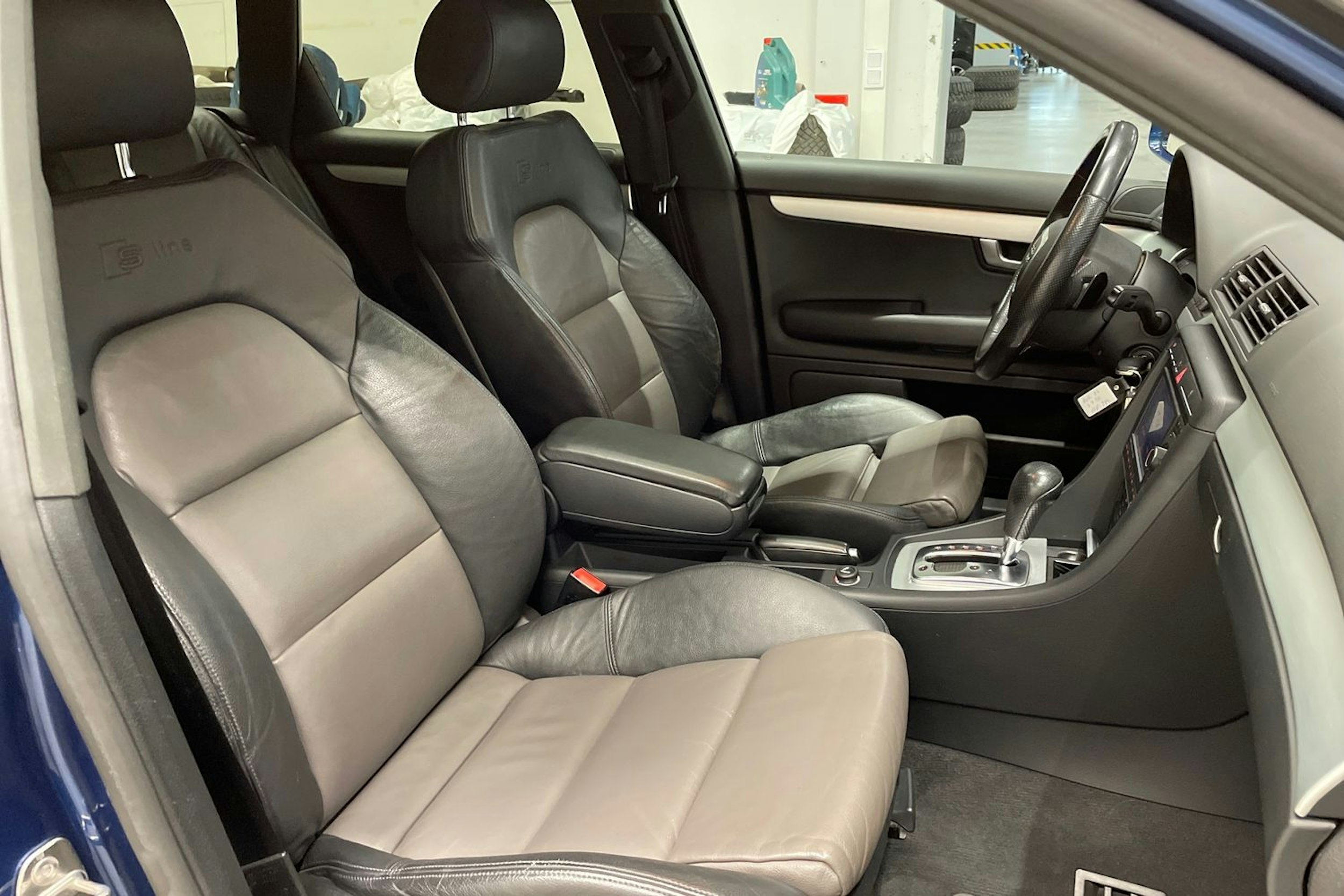 Sininen Audi A4 2008 kuva 27.