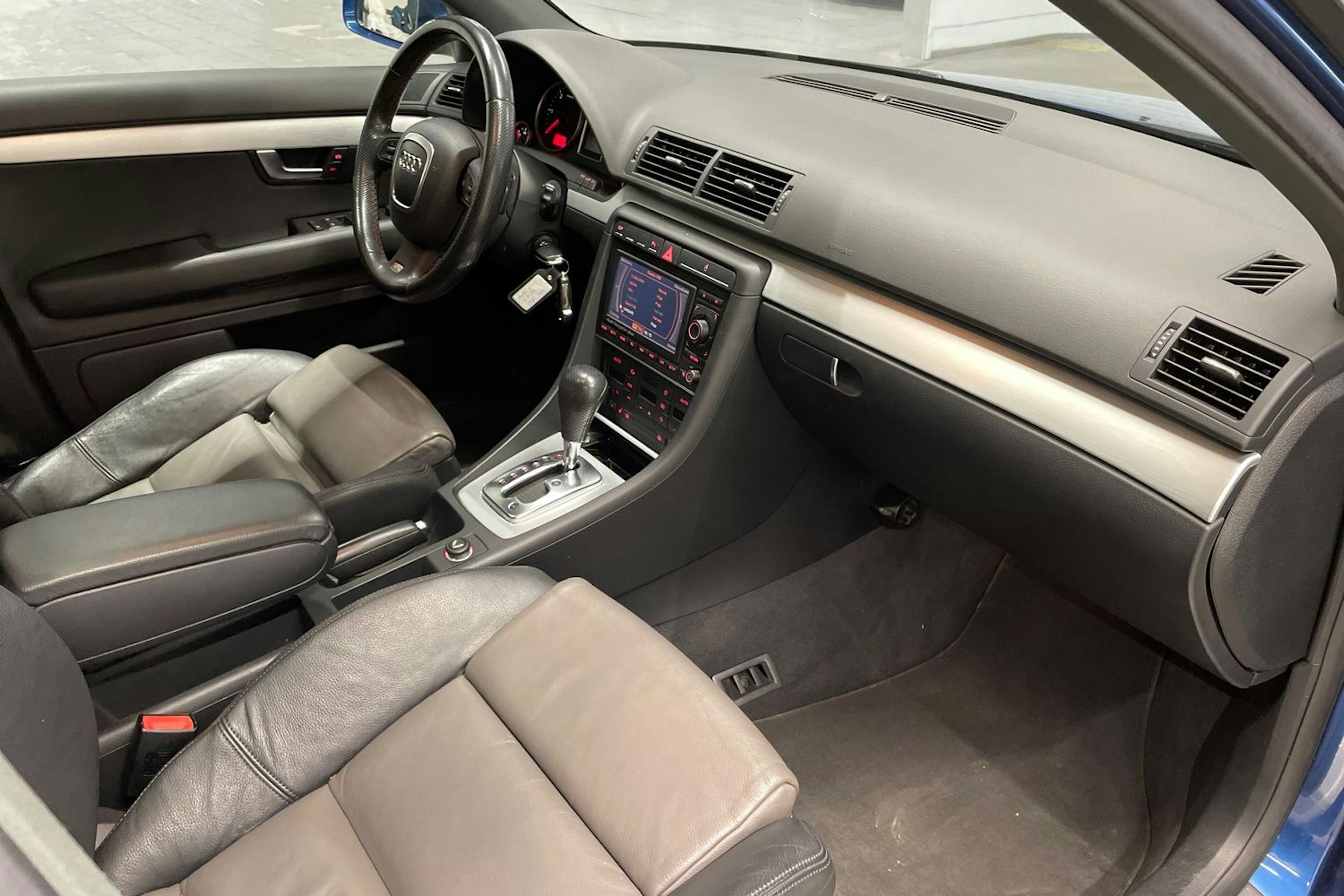 Sininen Audi A4 2008 kuva 28.