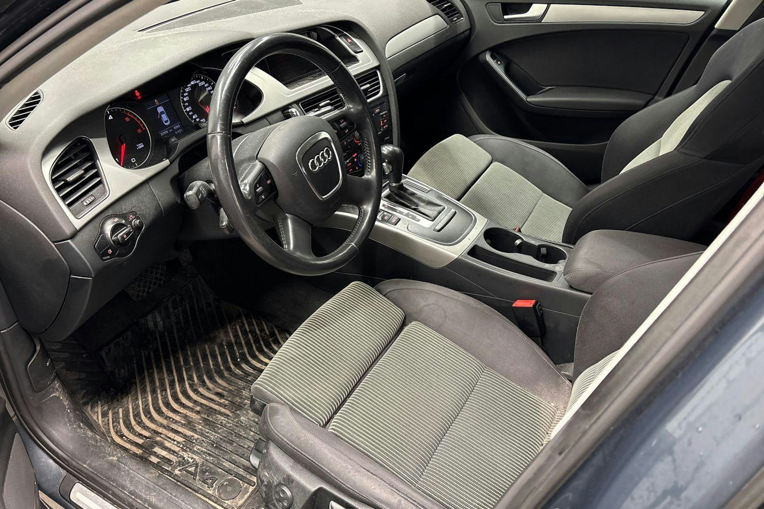 Harmaa Audi A4 2009 kuva 6.