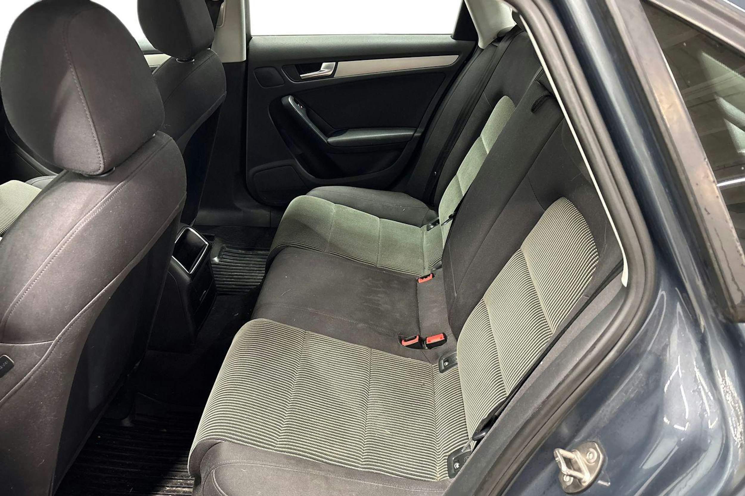 Harmaa Audi A4 2009 kuva 8.