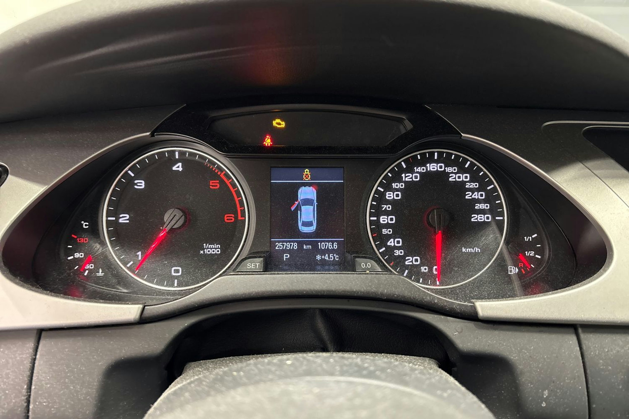 Harmaa Audi A4 2009 kuva 15.