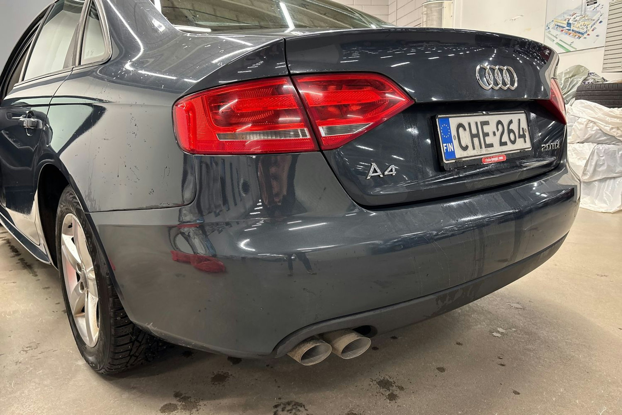 Harmaa Audi A4 2009 kuva 29.