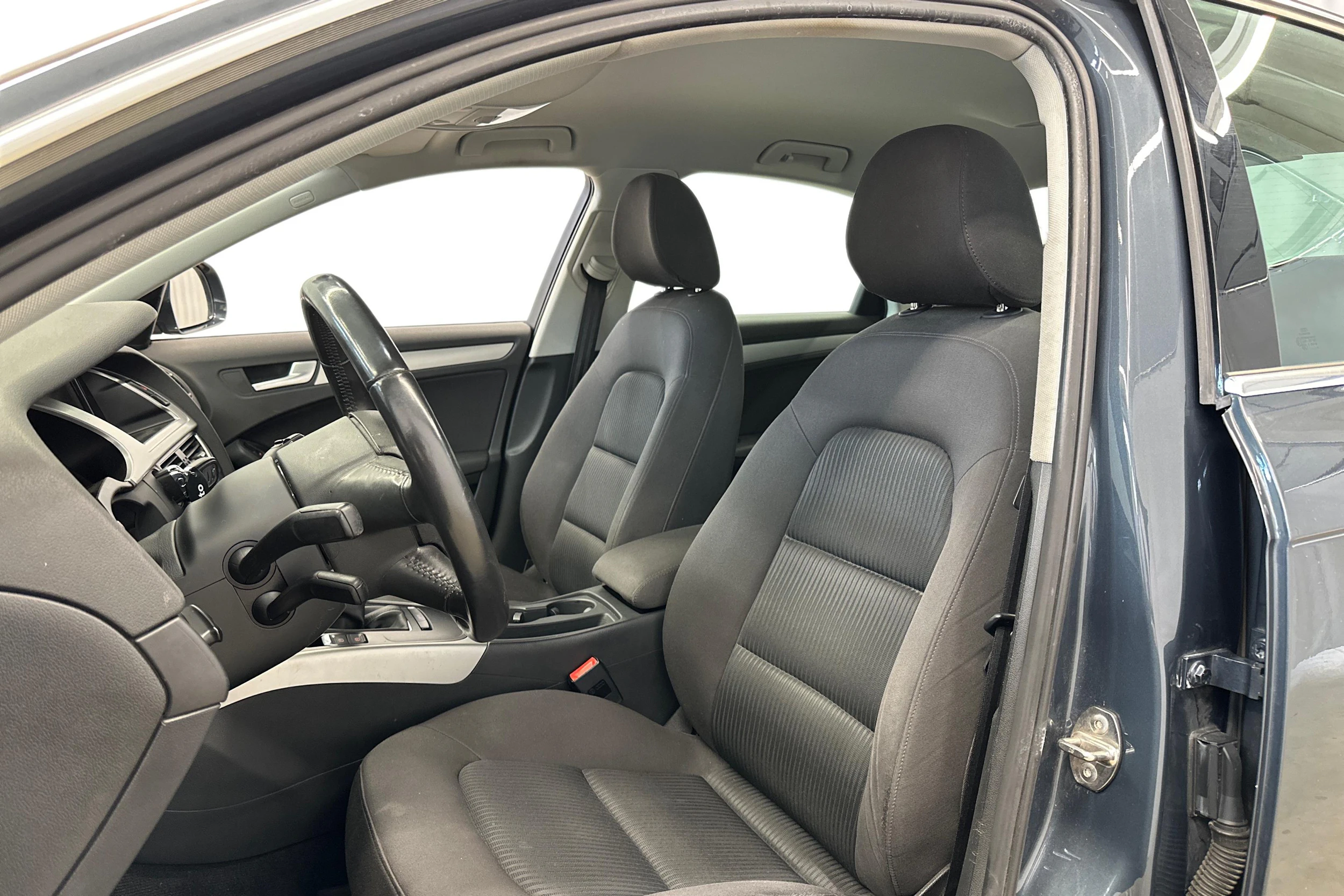 harmaa Audi A4 2009 kuva 6.