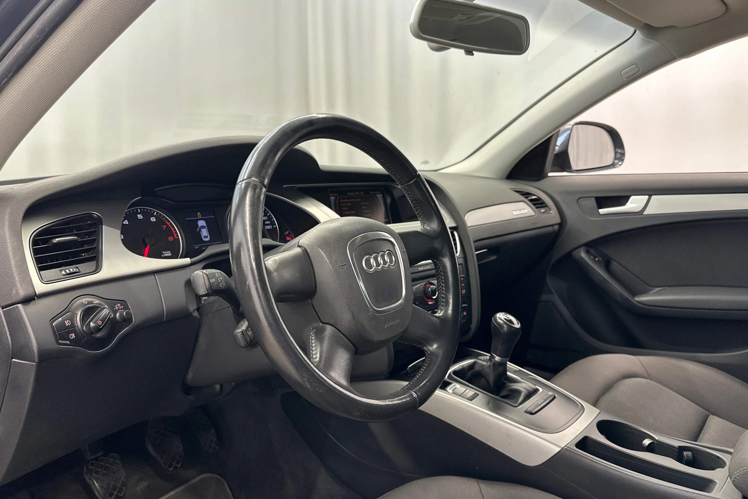 harmaa Audi A4 2009 kuva 10.