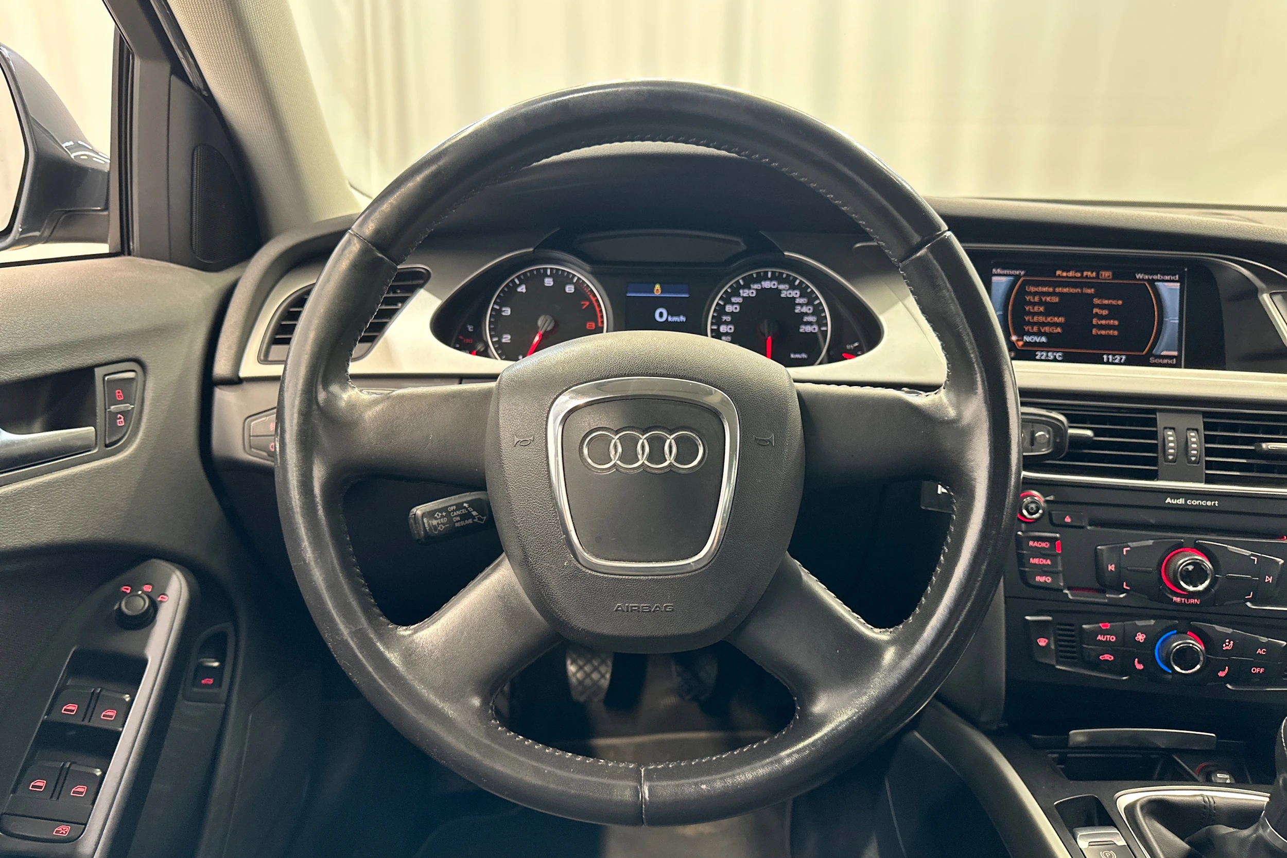 harmaa Audi A4 2009 kuva 12.