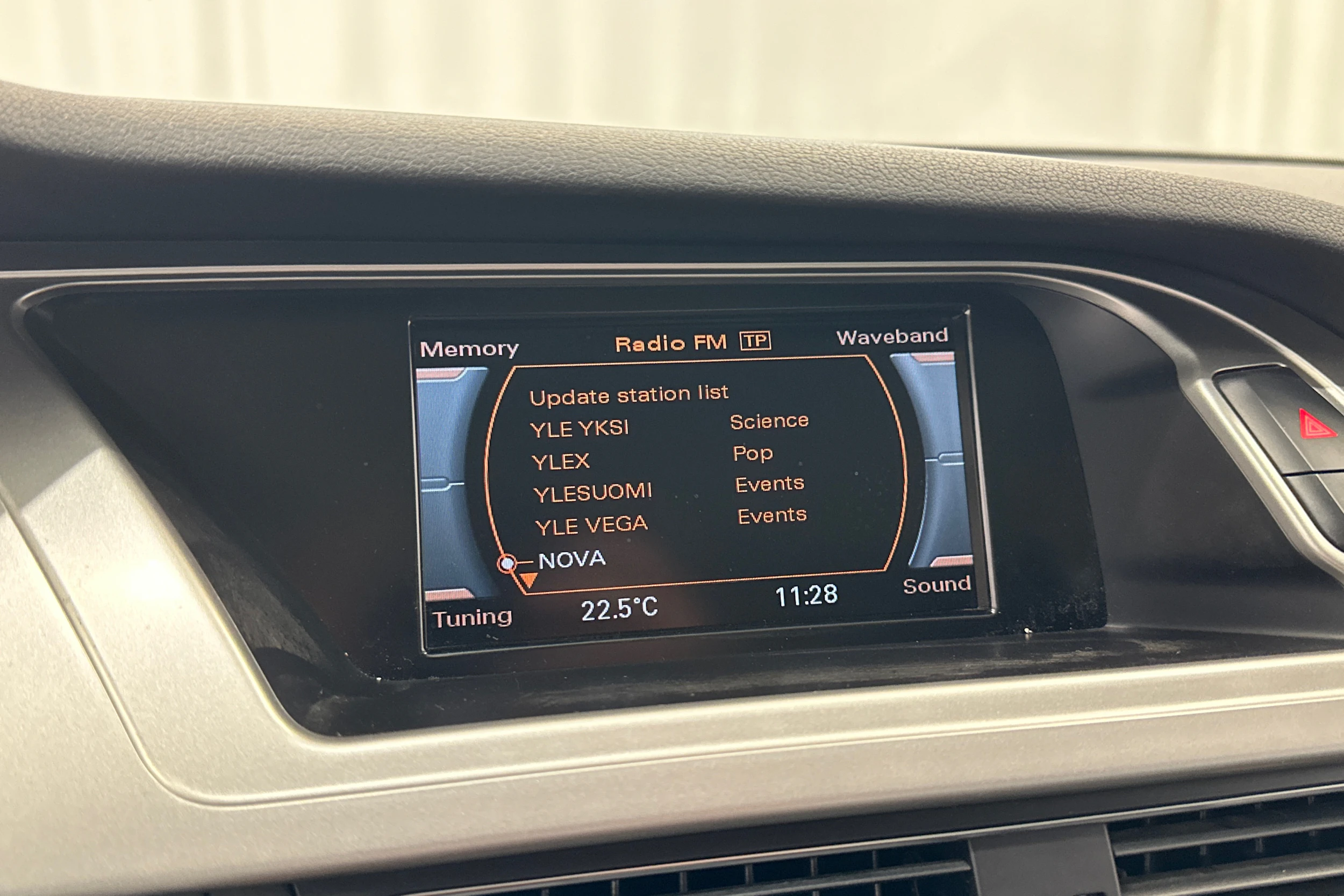 harmaa Audi A4 2009 kuva 15.