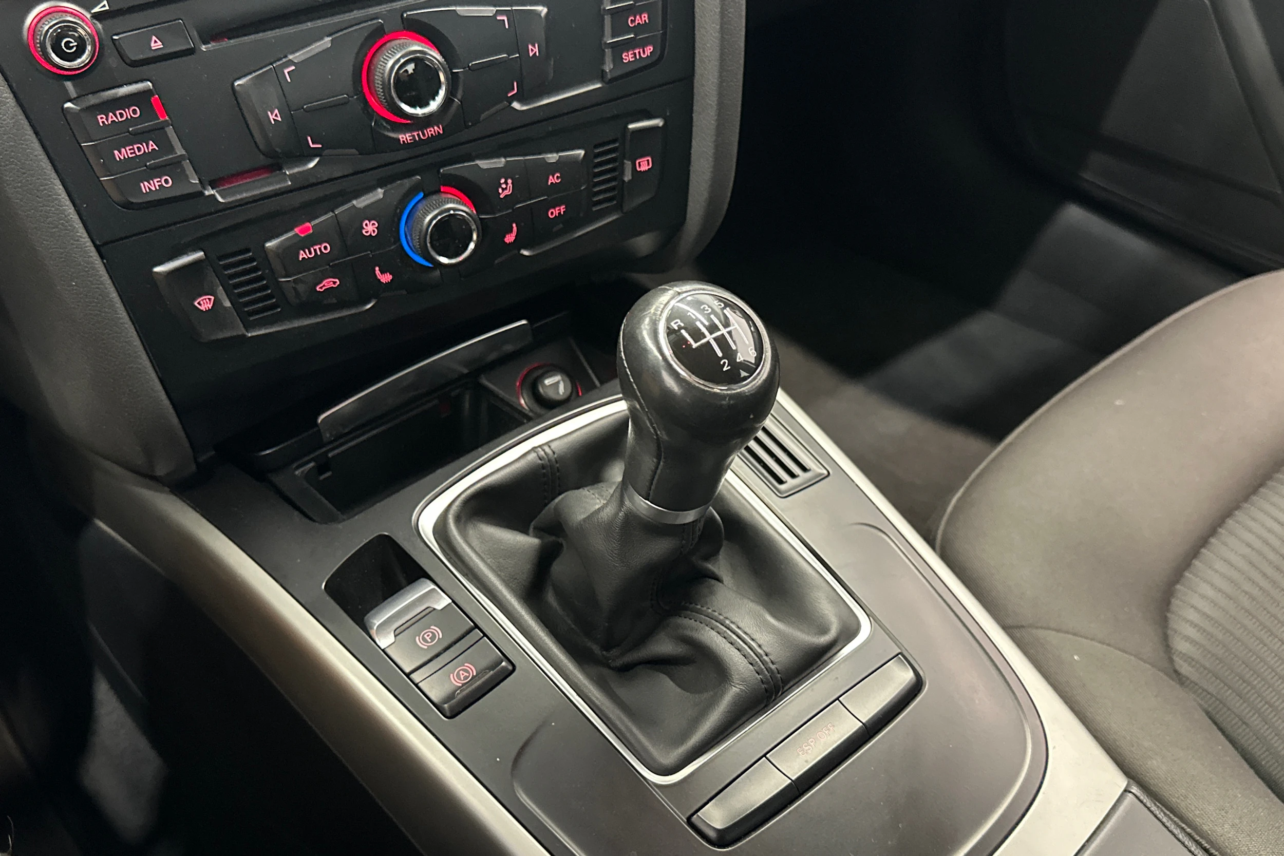 harmaa Audi A4 2009 kuva 16.