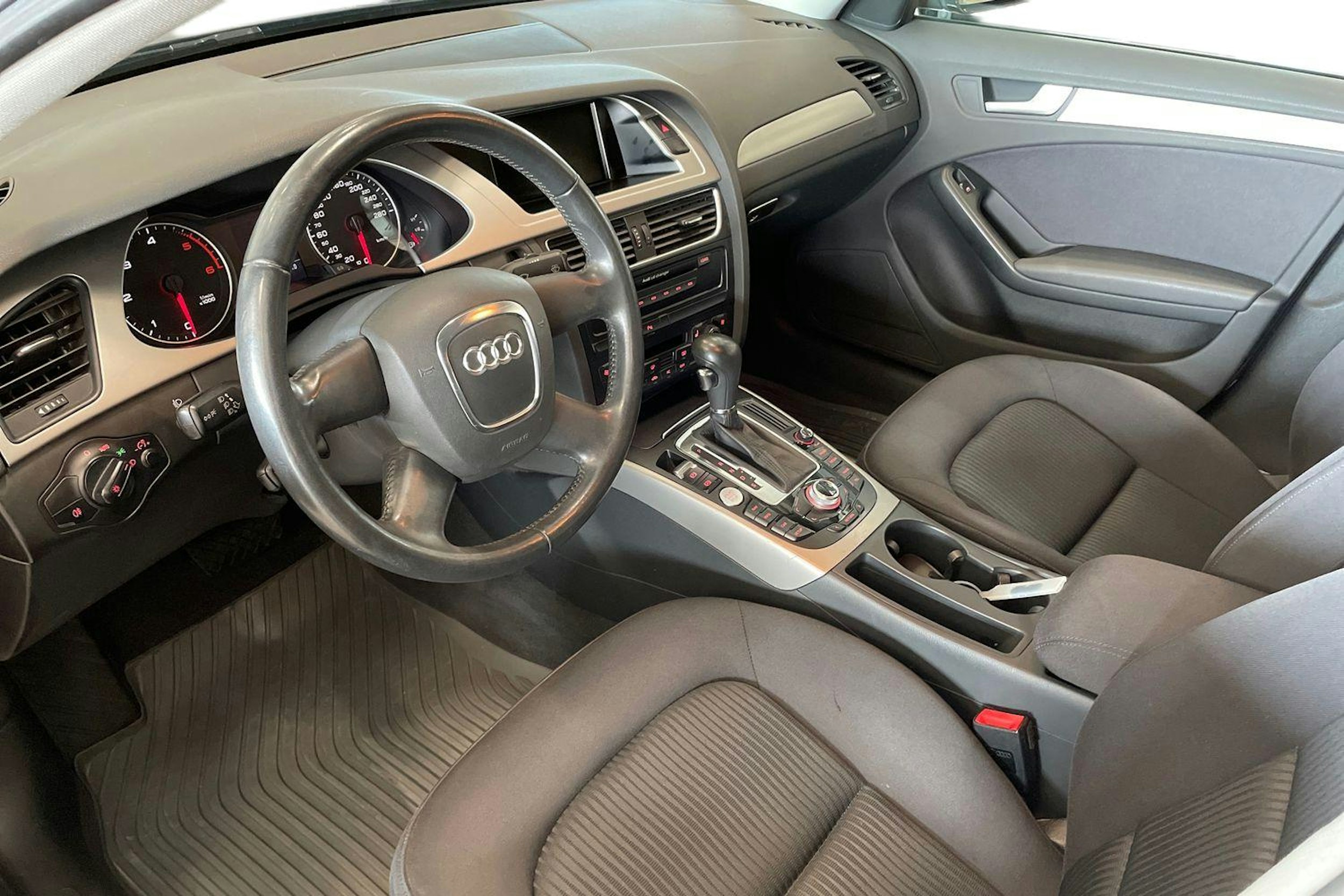 musta Audi A4 2009 kuva 6.