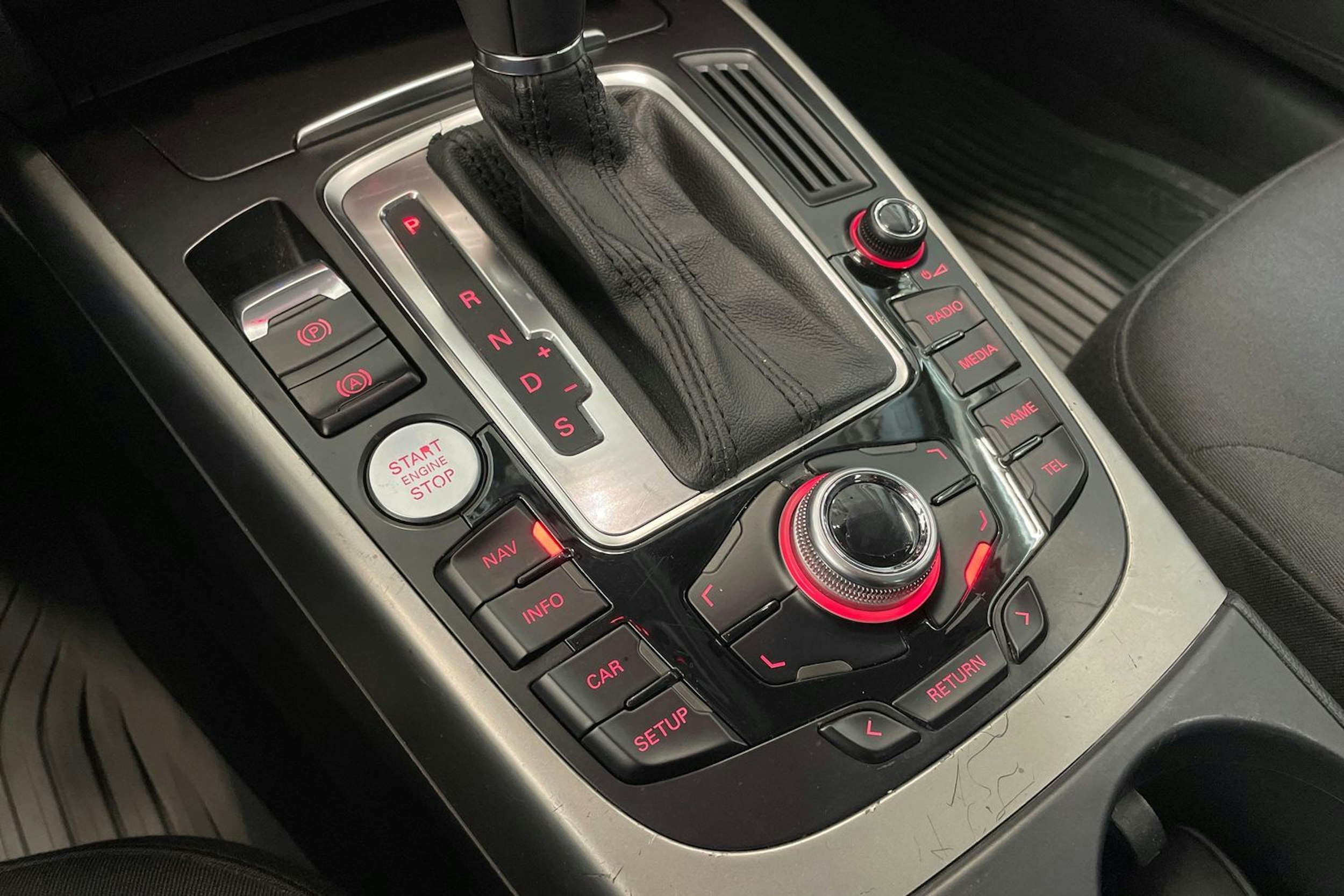 musta Audi A4 2009 kuva 16.