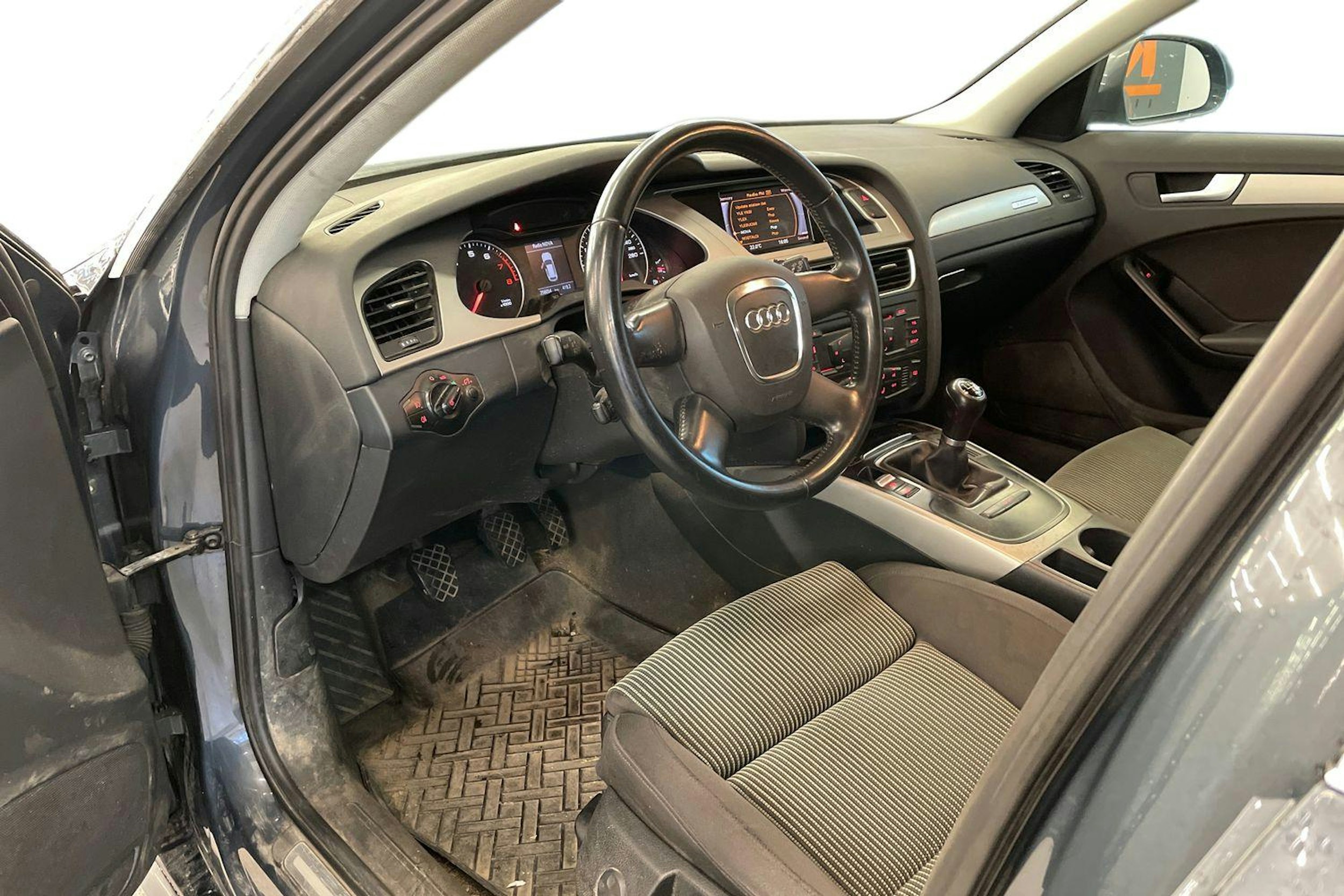 Harmaa Audi A4 2009 kuva 6.