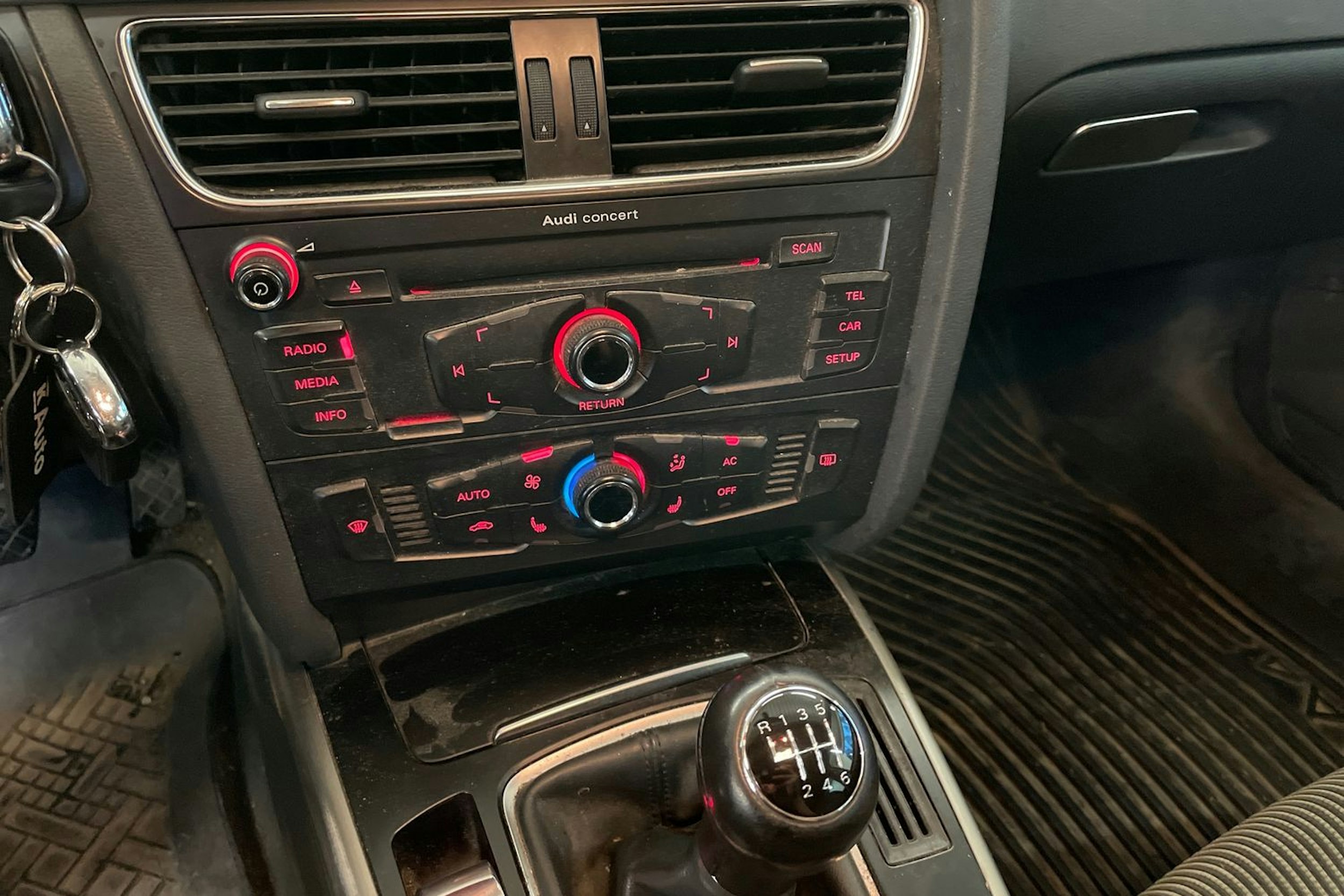 Harmaa Audi A4 2009 kuva 13.