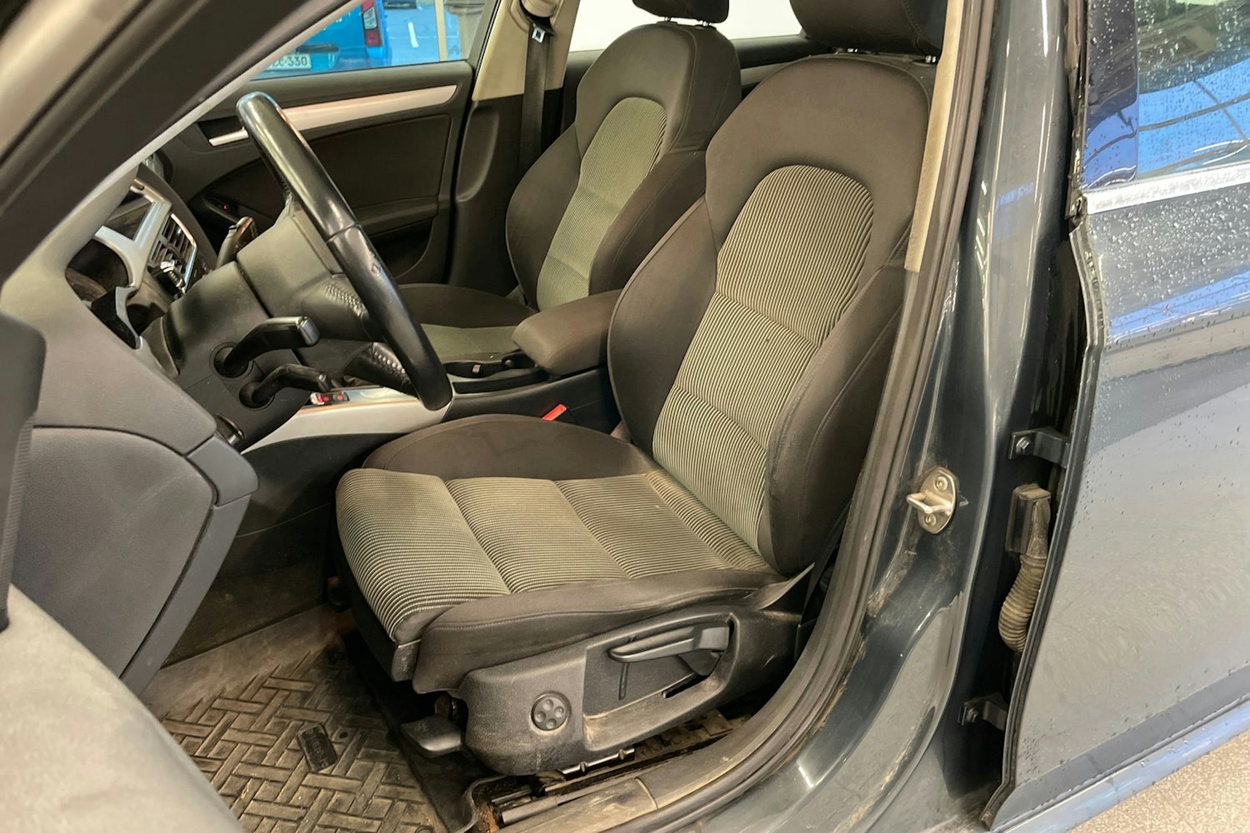 Harmaa Audi A4 2009 kuva 14.