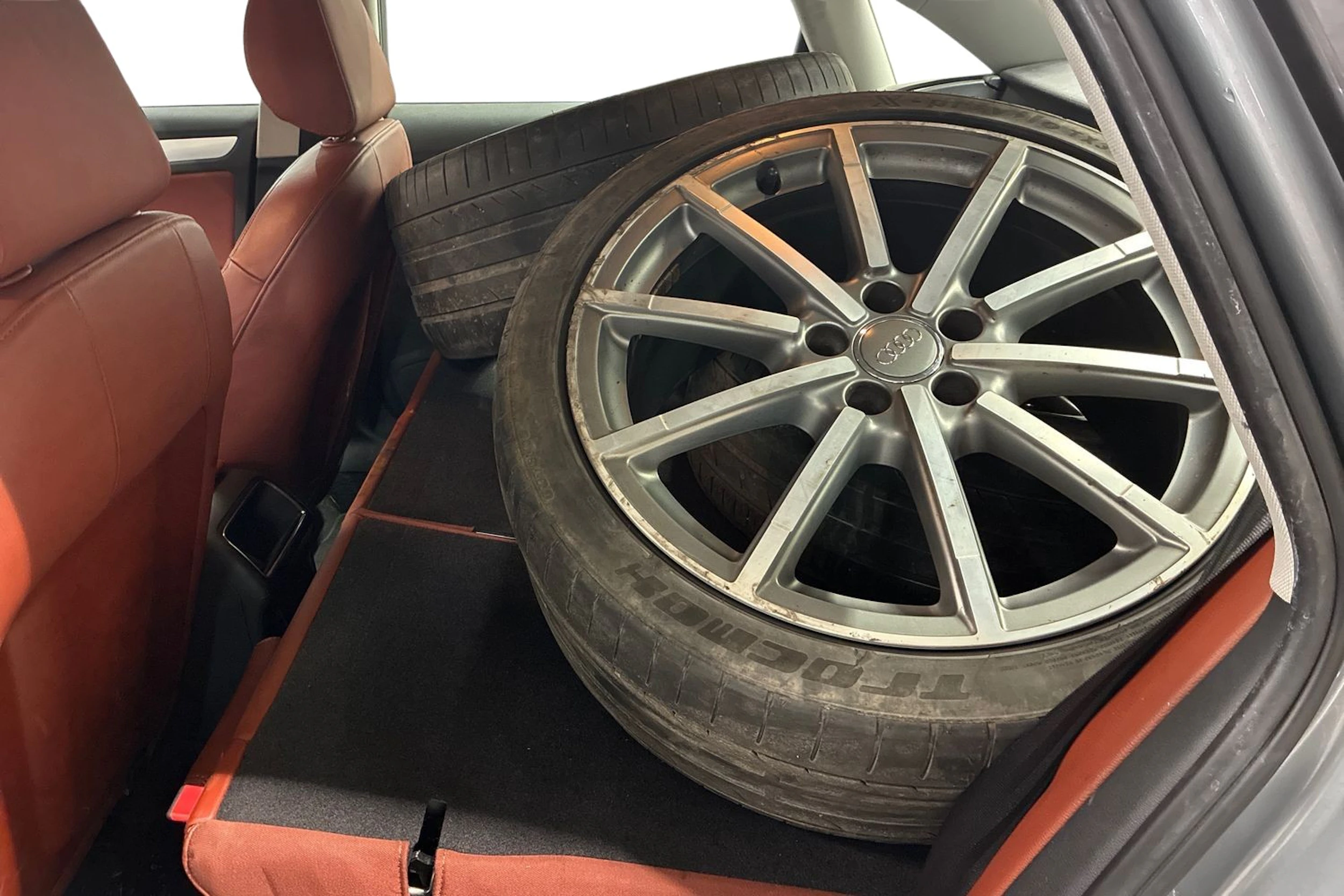 harmaa Audi A4 2009 kuva 8.