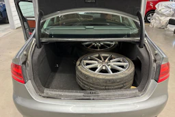 harmaa Audi A4 2009 kuva 11.