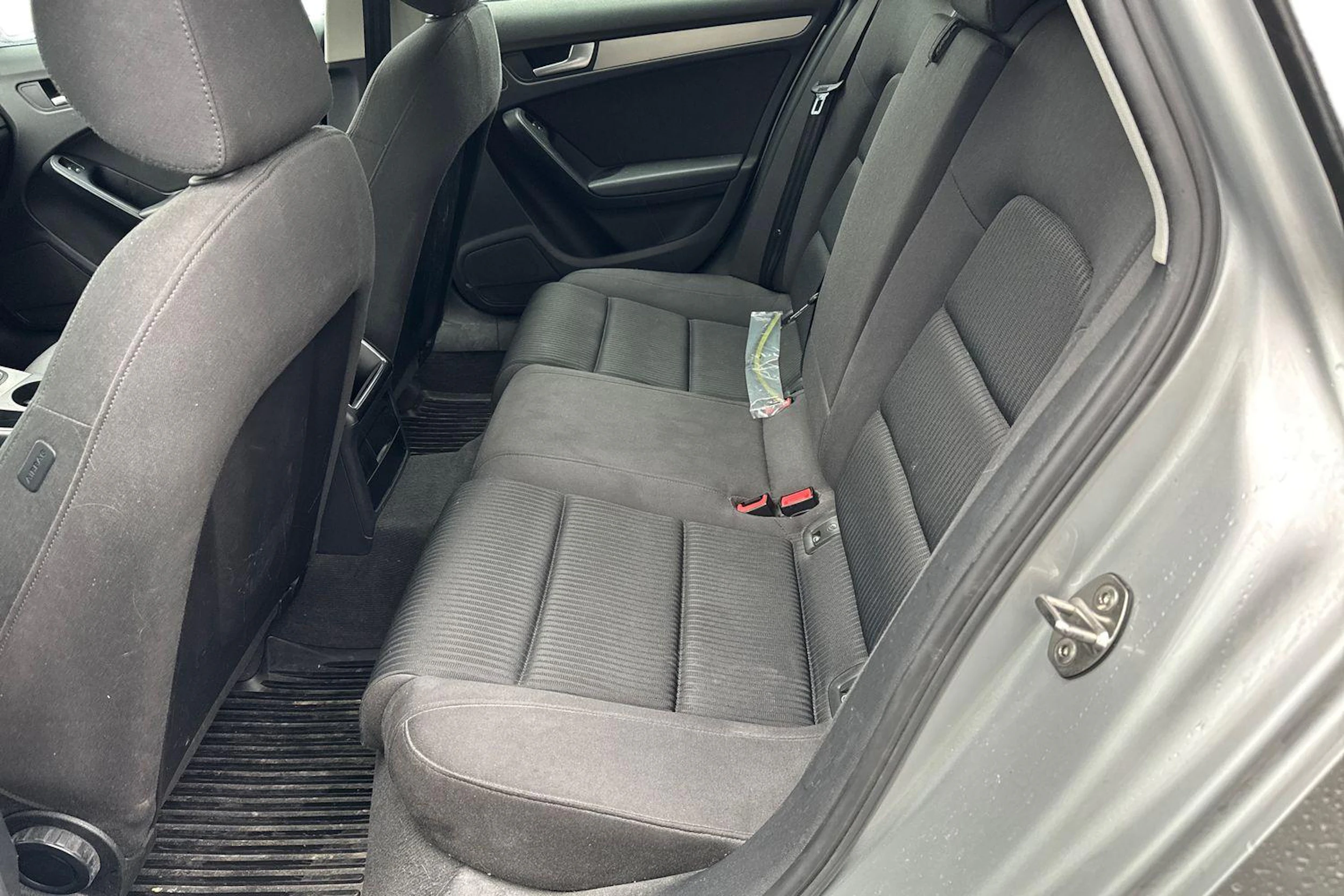 Hopea Audi A4 2009 kuva 8.