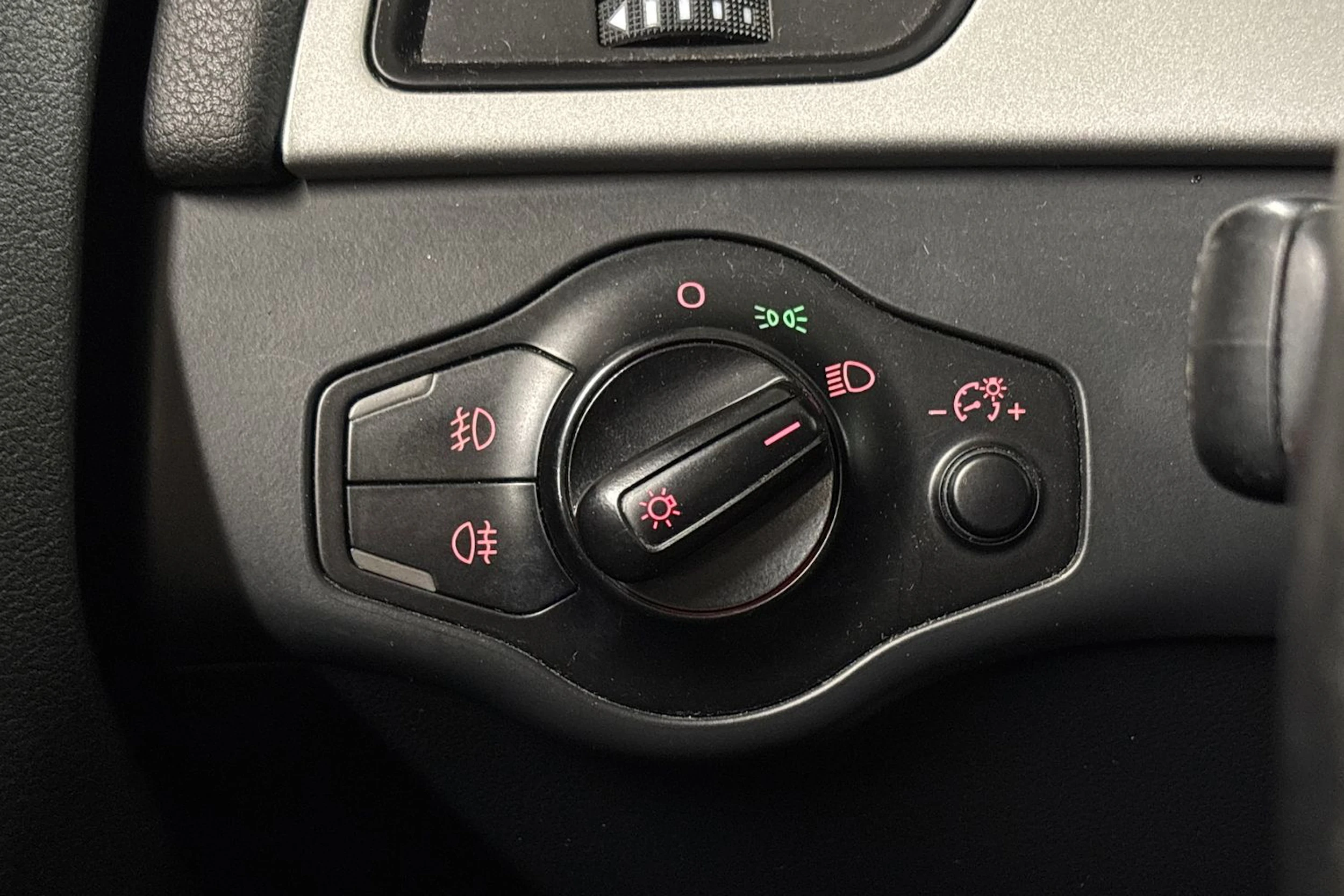 Musta Audi A4 2009 kuva 16.
