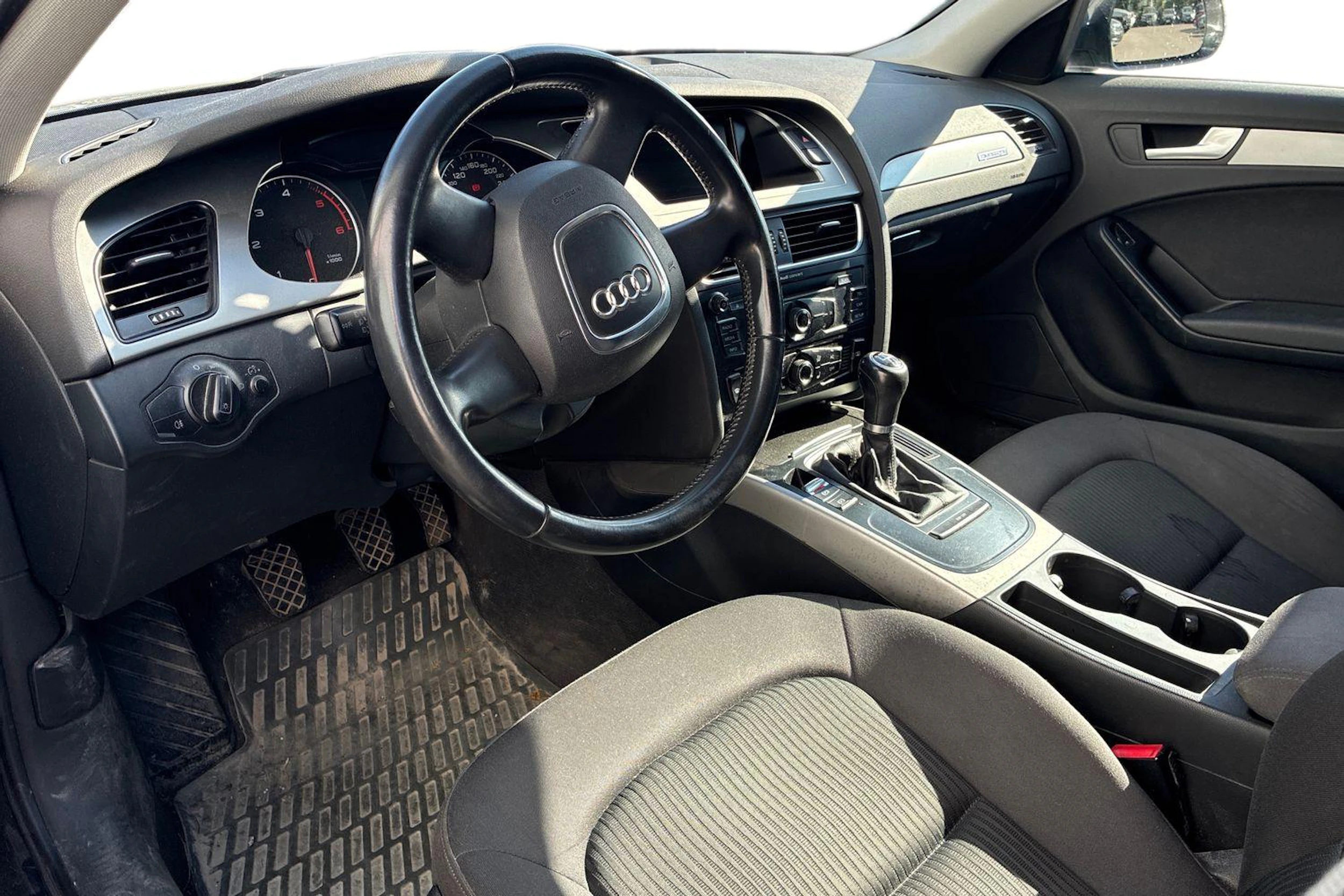 Harmaa Audi A4 2009 kuva 3.