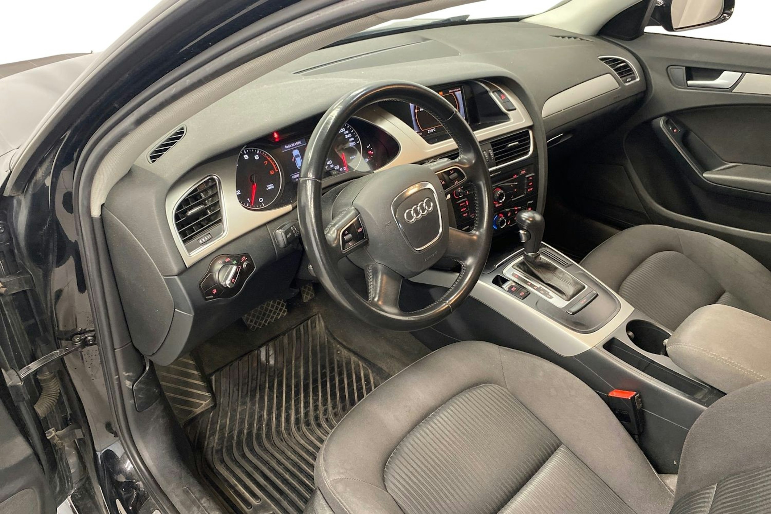 musta Audi A4 2010 kuva 6.