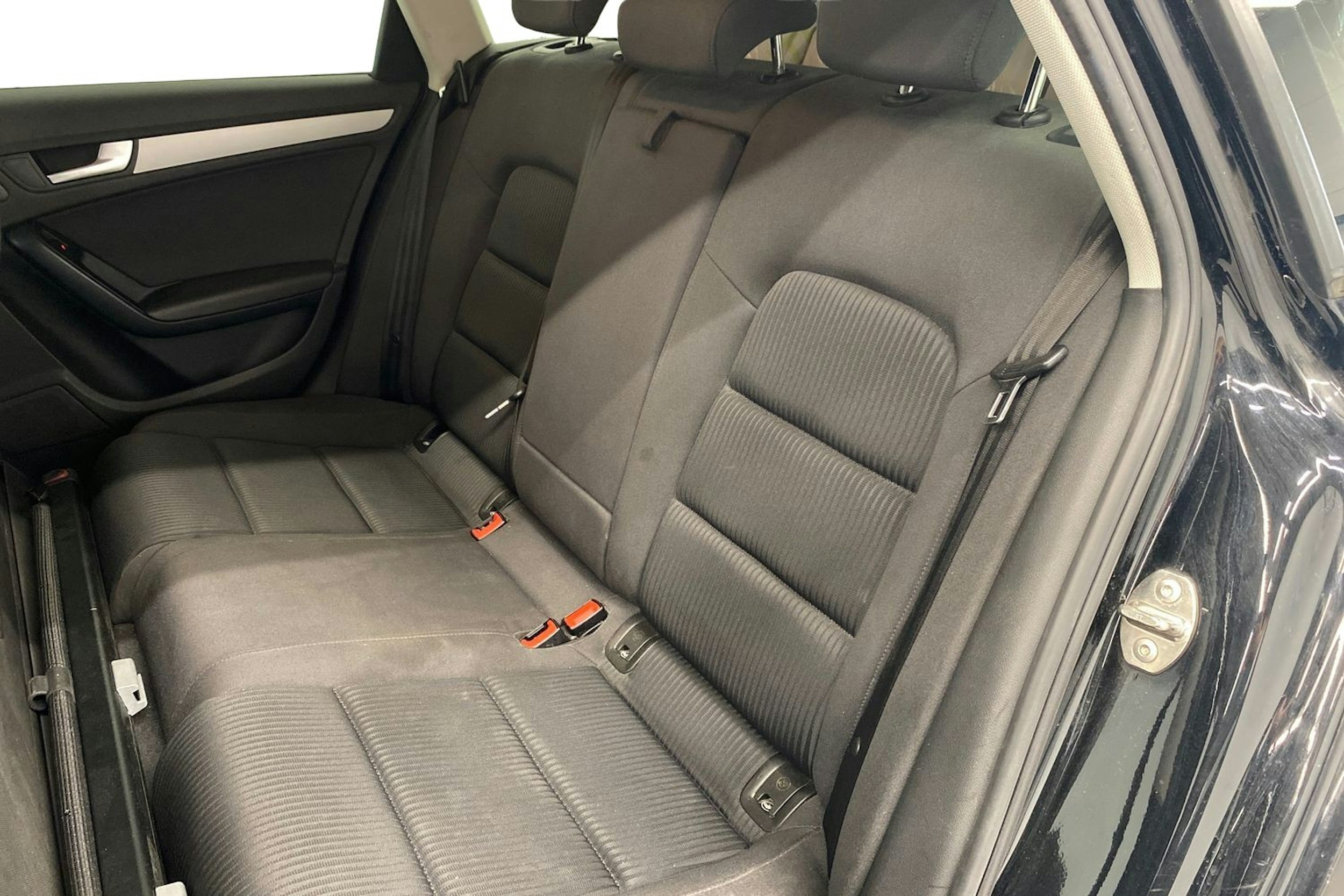 musta Audi A4 2010 kuva 8.