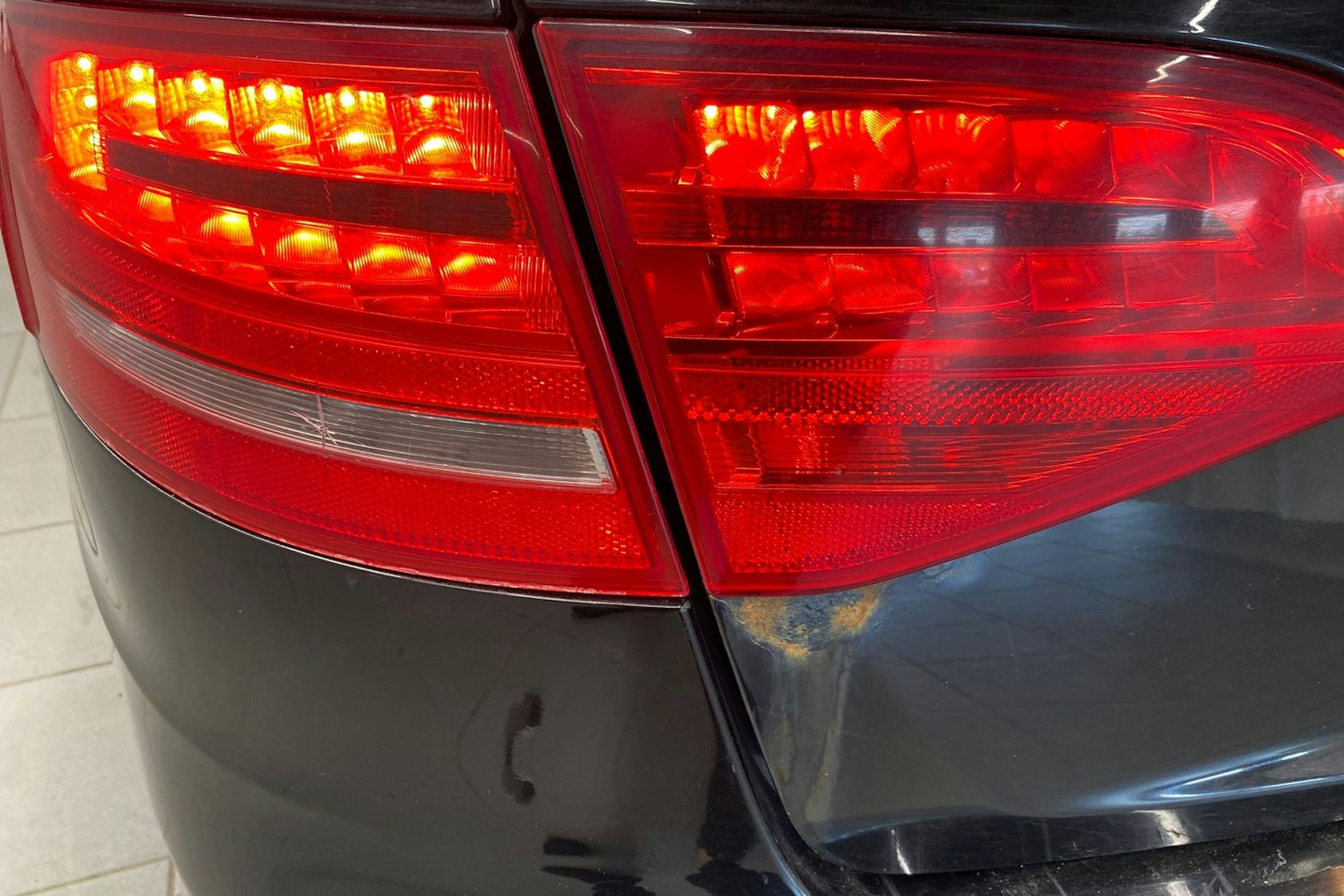 musta Audi A4 2010 kuva 16.