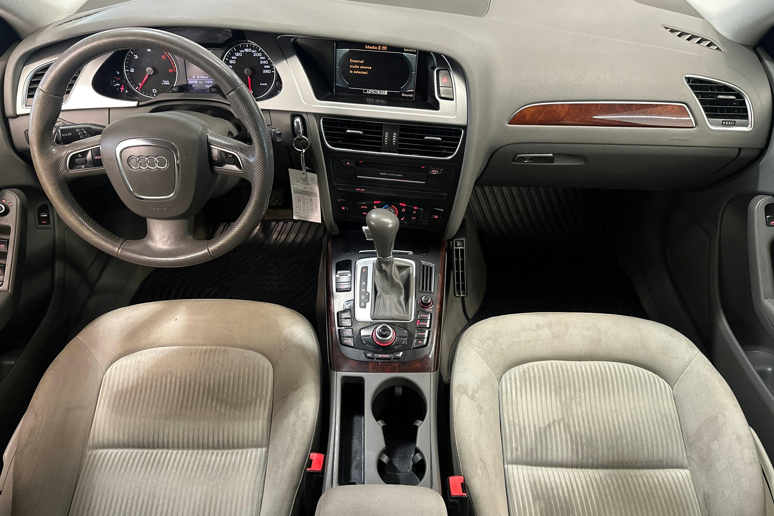 Harmaa Audi A4 2010 kuva 9.