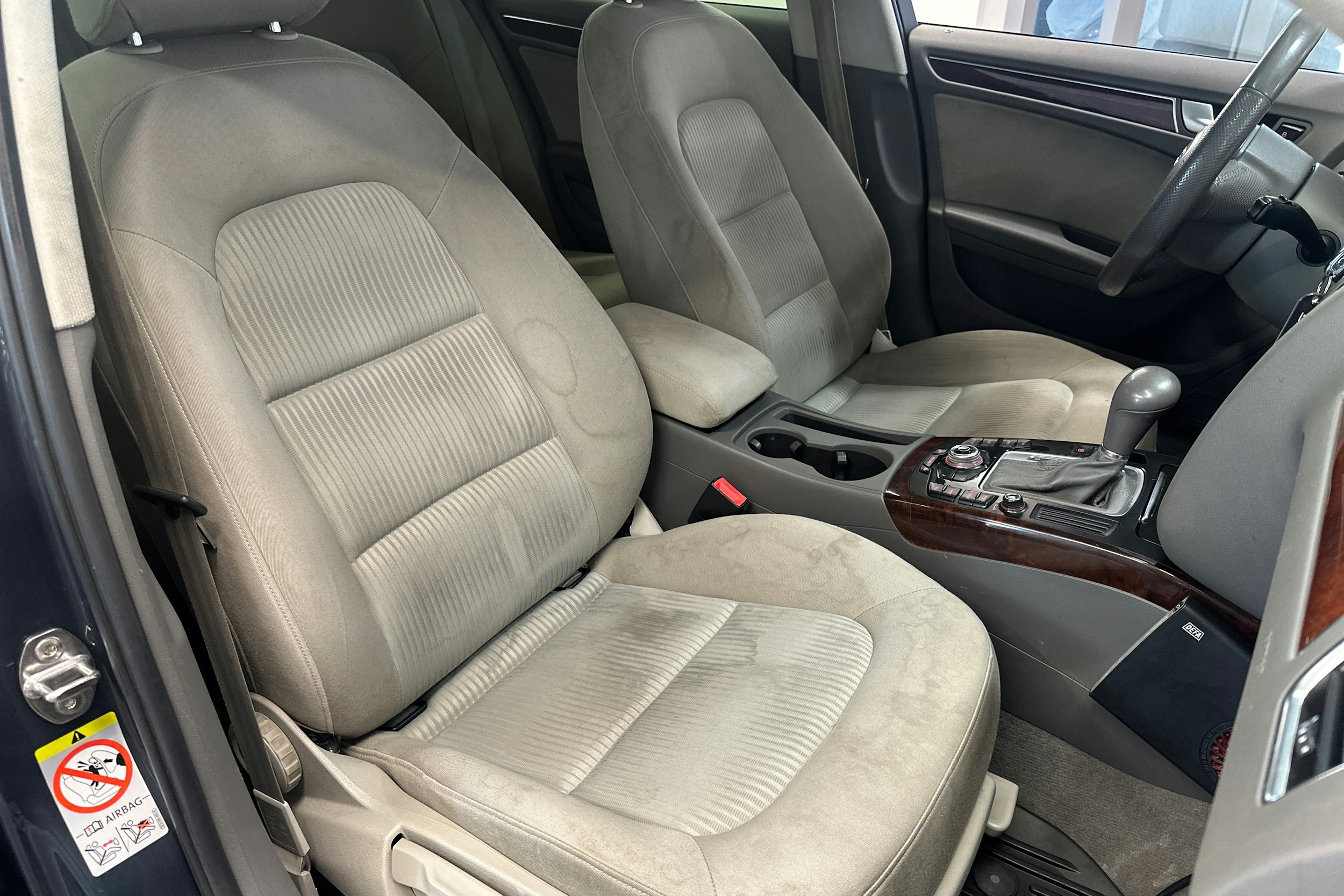Harmaa Audi A4 2010 kuva 15.