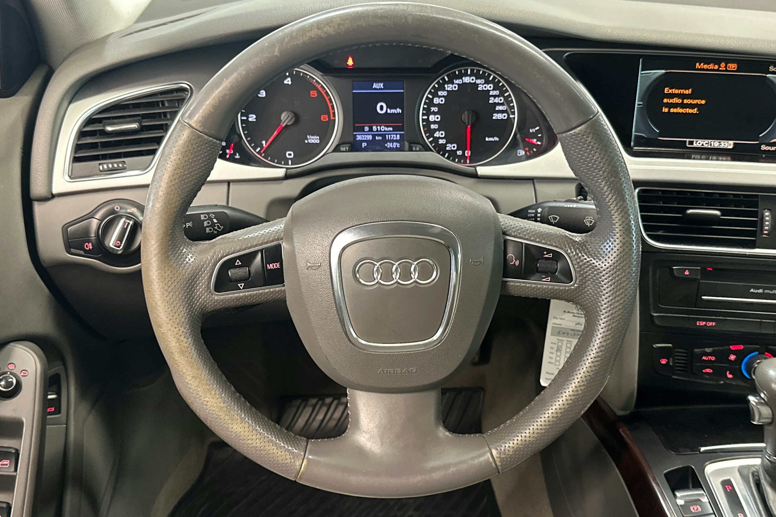 Harmaa Audi A4 2010 kuva 16.