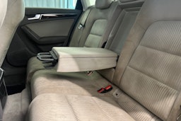 Harmaa Audi A4 2010 kuva 17.