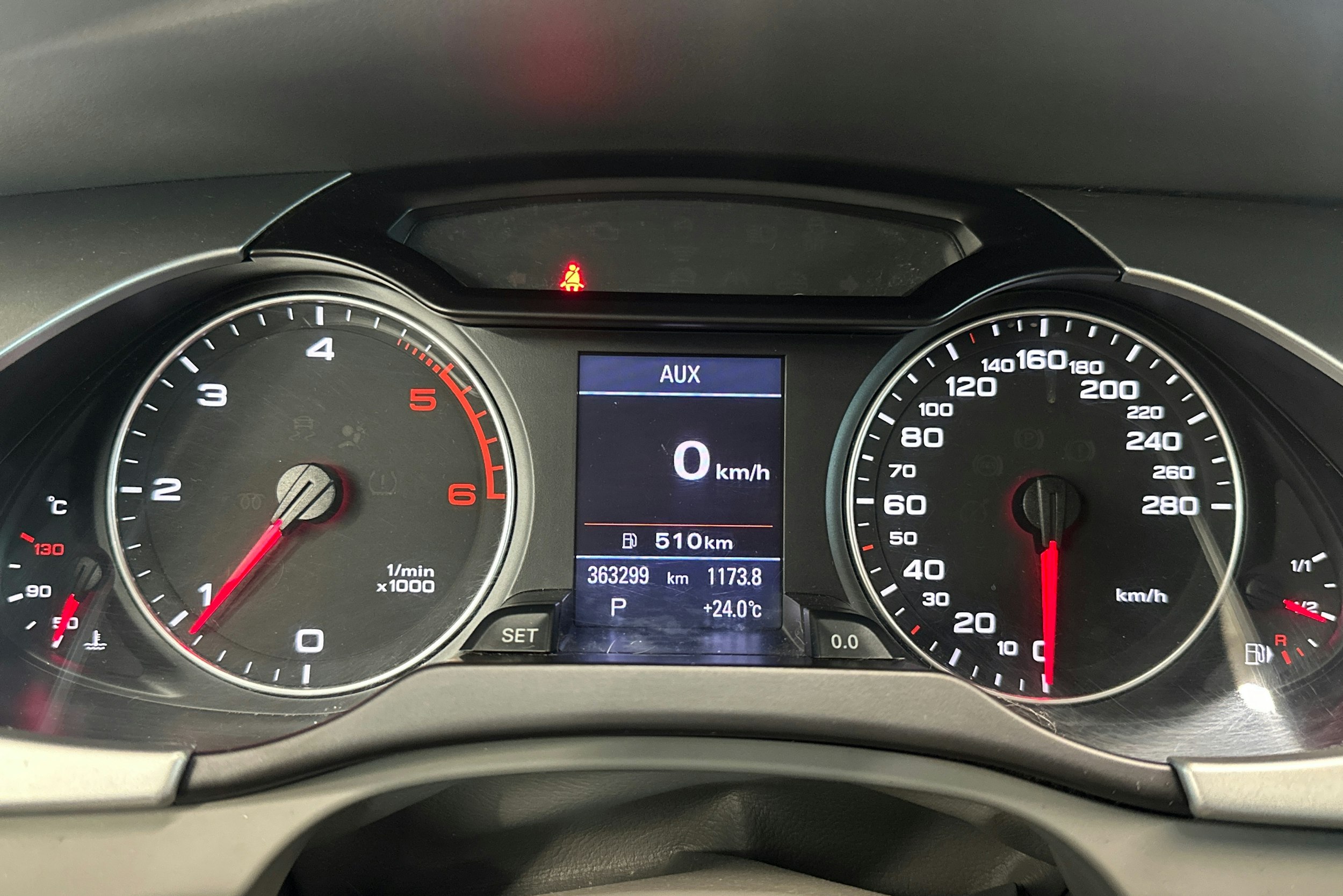 Harmaa Audi A4 2010 kuva 20.